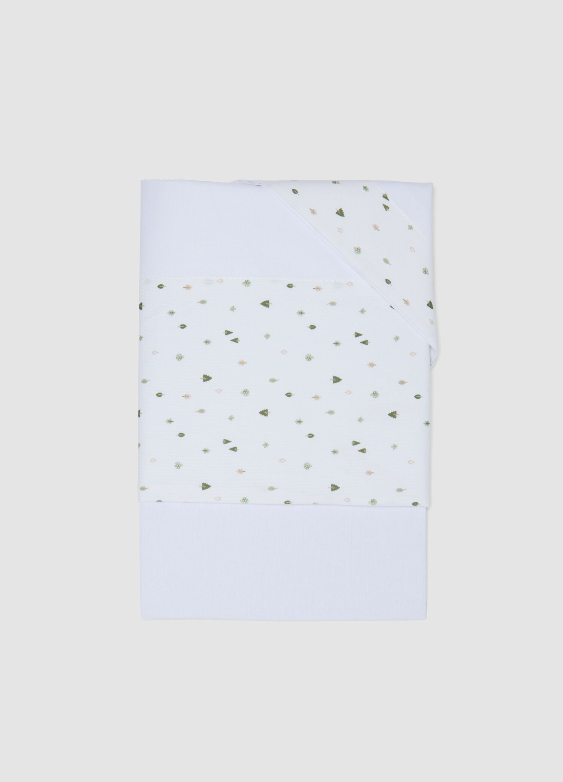 White pure cotton baby sheet with all-over print