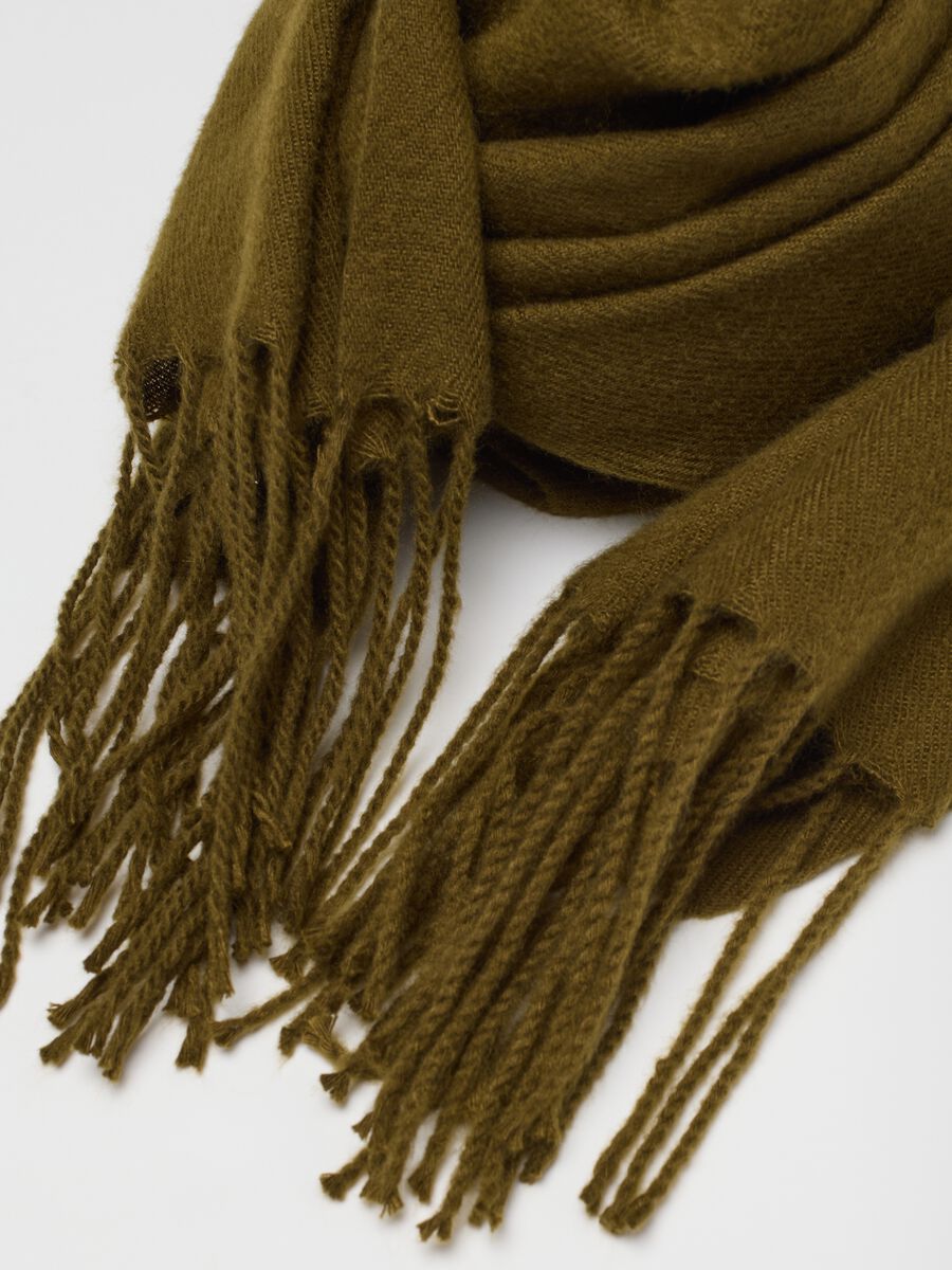 Green scarf with fringes_2