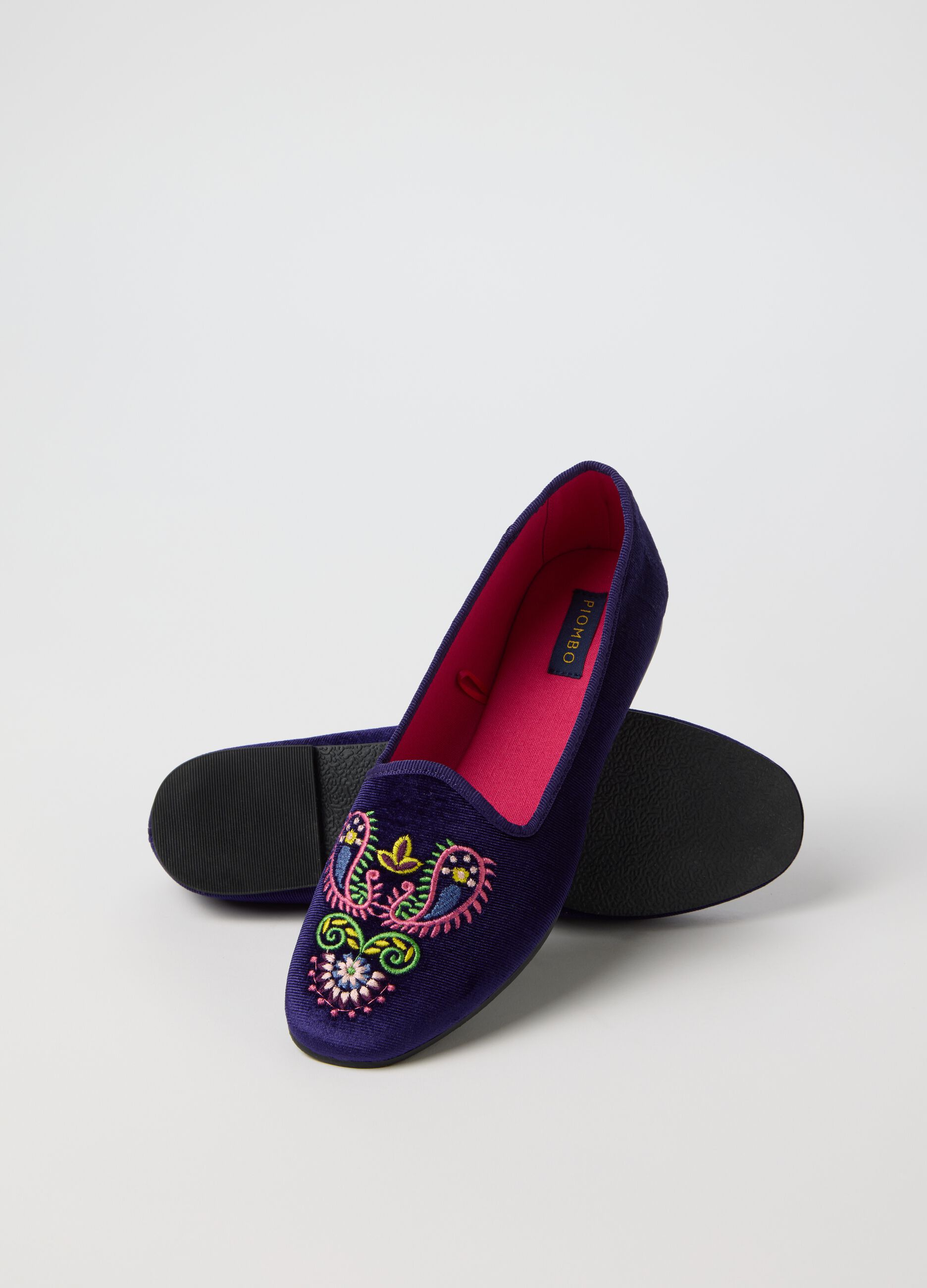 Velvet slipper shoes with embroidery