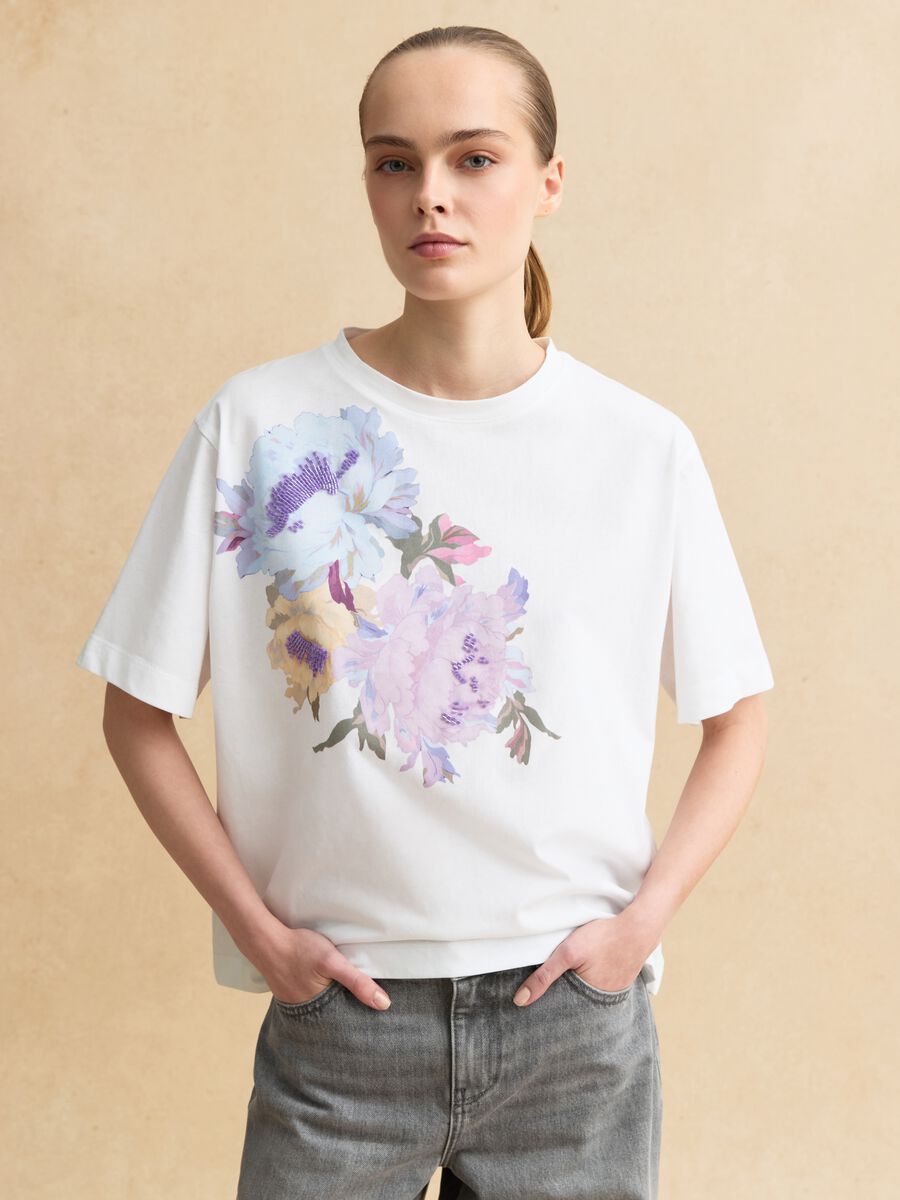 Multicolour pure cotton regular fit T-shirt with floral print_1