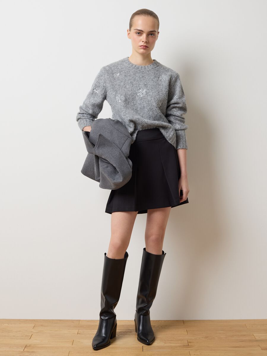 Grey oversized fit sweater with decorations_2