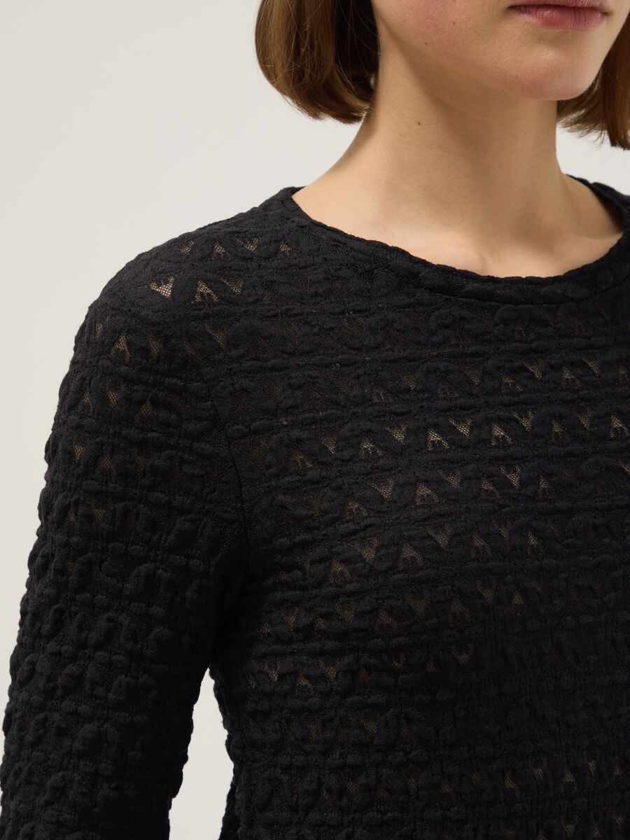 Maglia in misto cotone e viscosa nera regular fit con texture a maglia_3