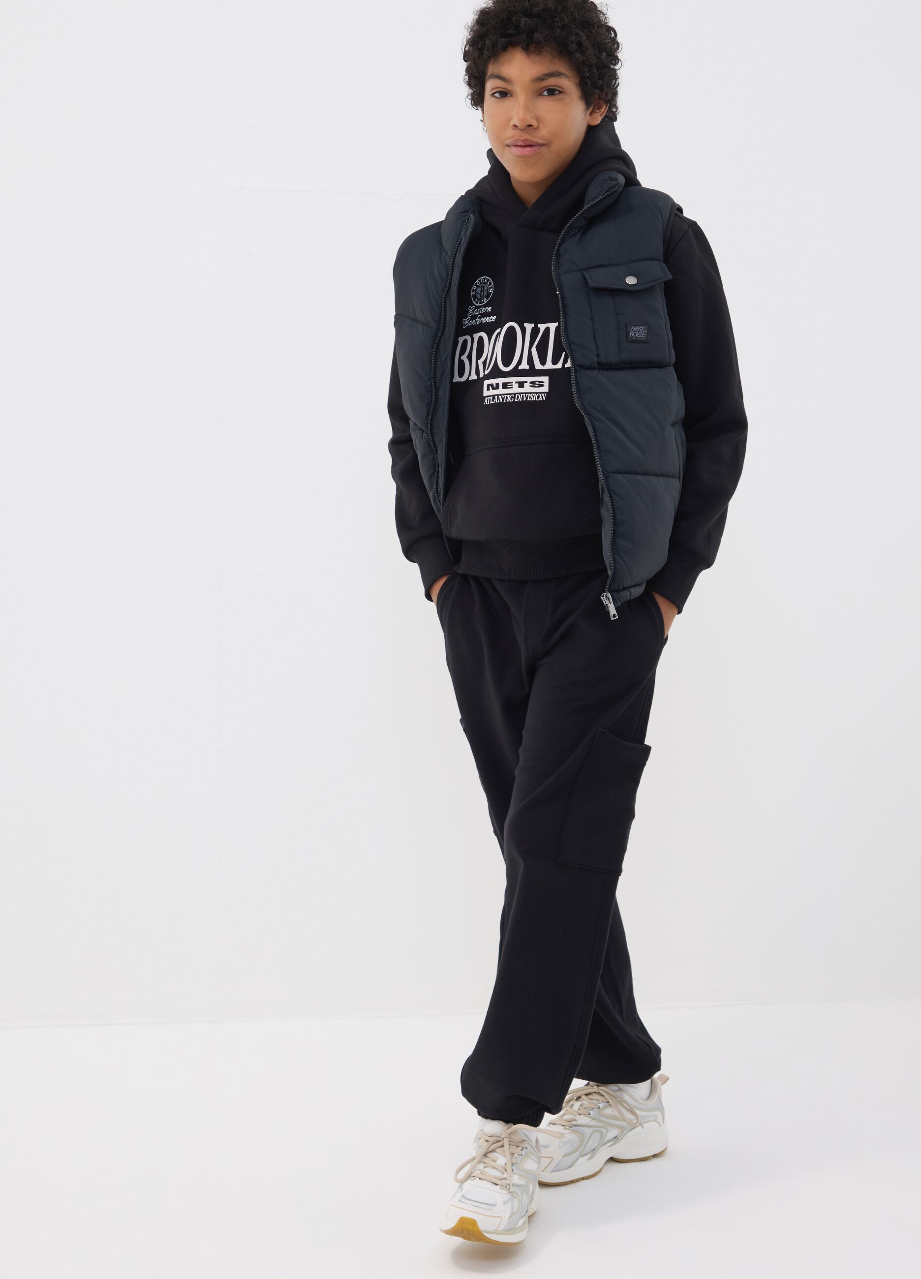 Black pure cotton relaxed cargo joggers for boys