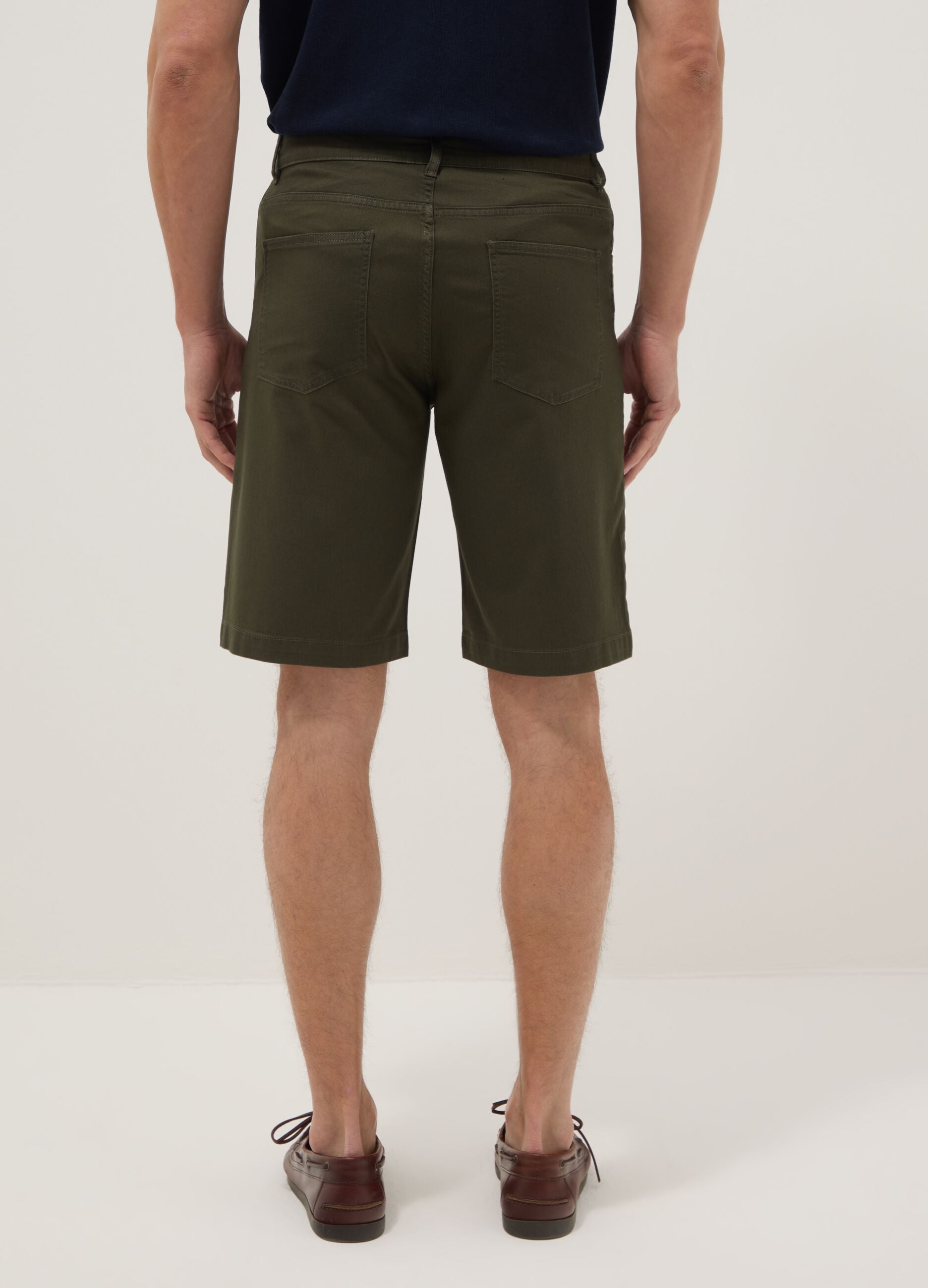 Bermuda verdi in cotone elasticizzato regular fit