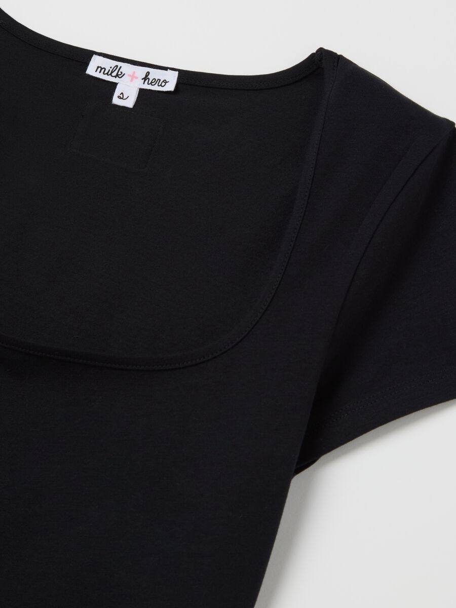 Black T-shirt with square neckline_5