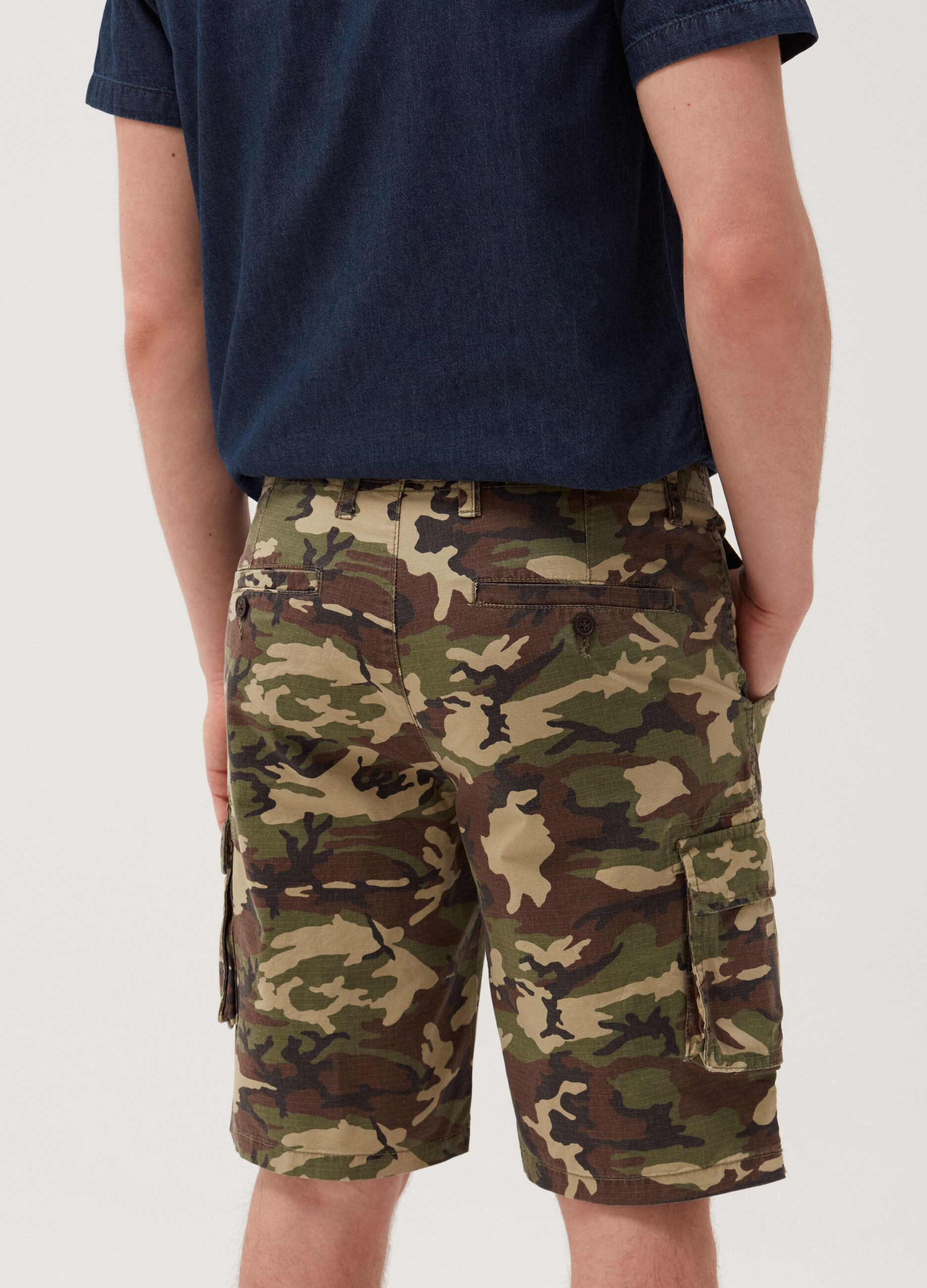 Camouflage cargo Bermuda shorts in ripstop cotton