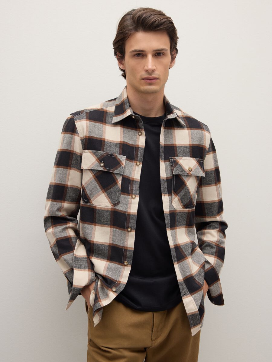 Multicolour long sleeve check shirt in pure cotton regular fit_0