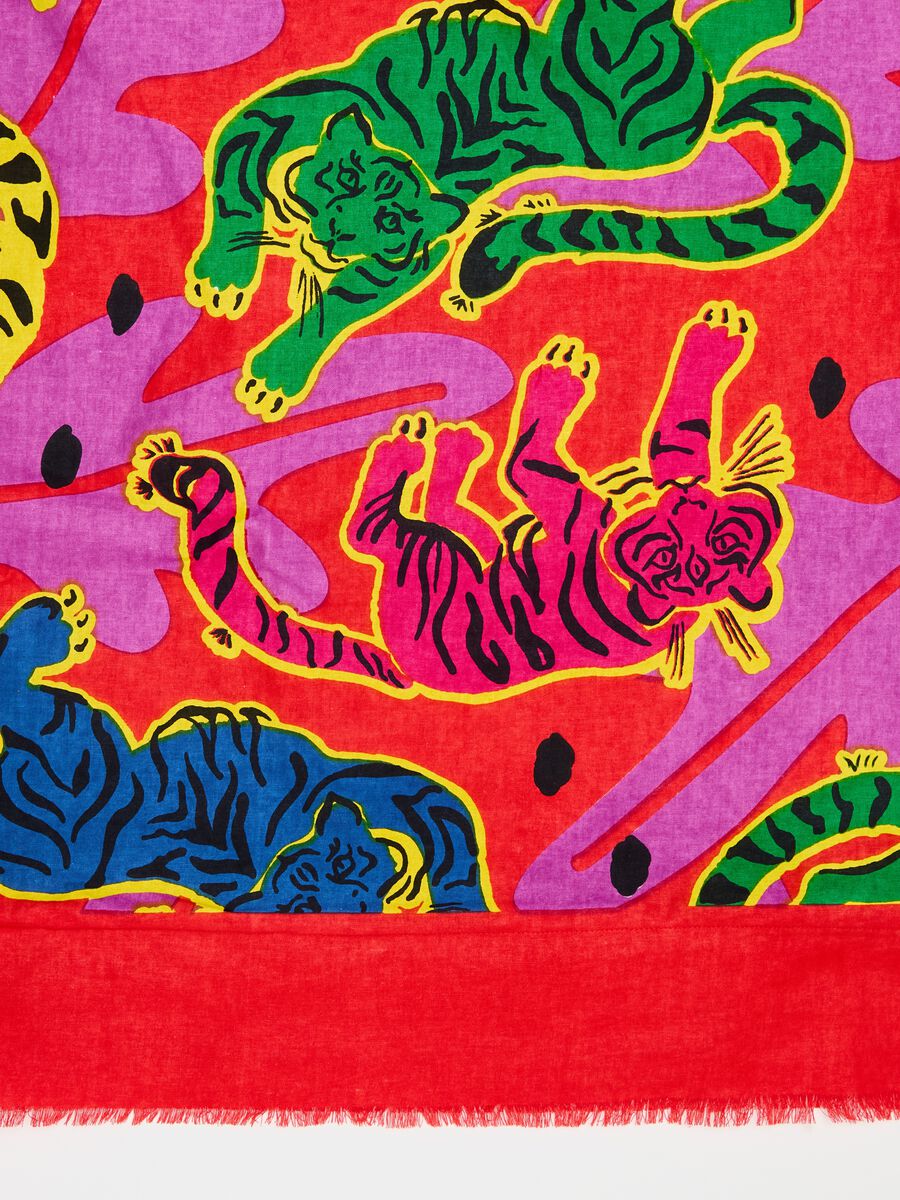 Beach towel with multicoloured tigers print_1