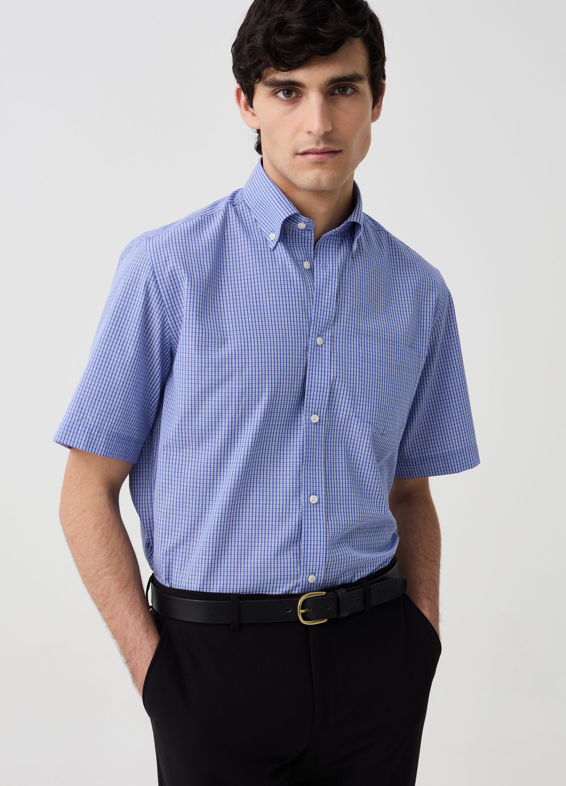 Short-sleeved shirt with micro check pattern