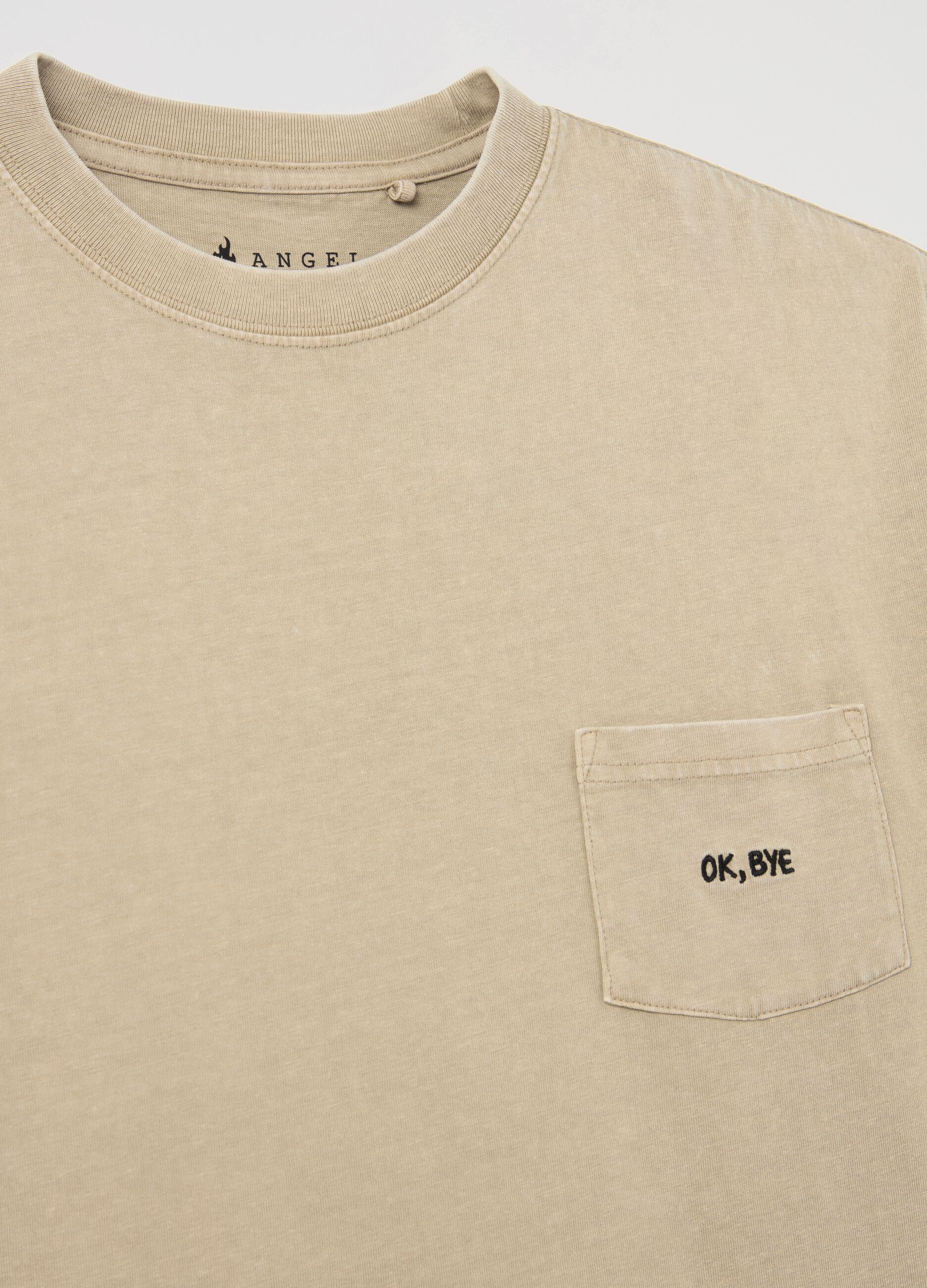T-shirt with embroidered pocket