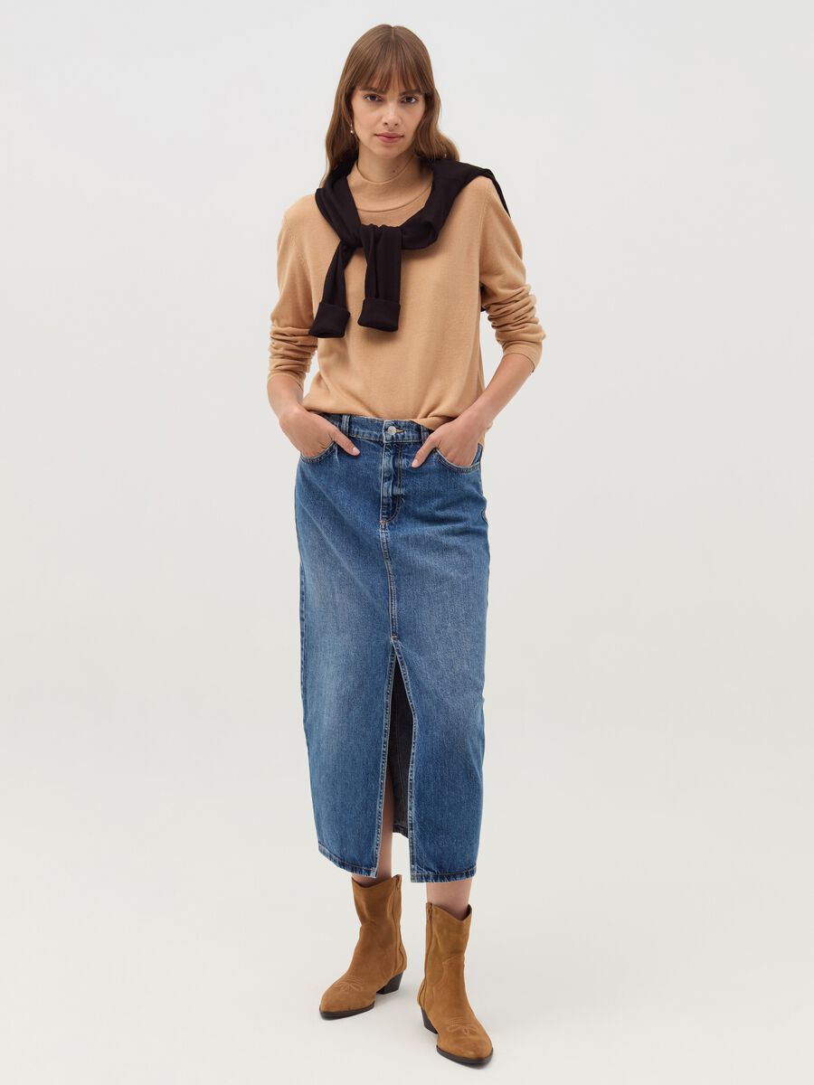 Long-sleeved top with mock neck_1
