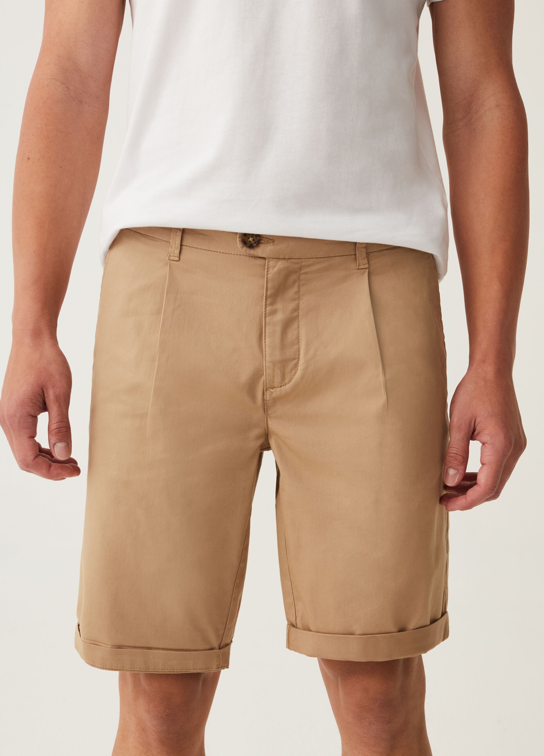 Bermuda chino con pinces_1