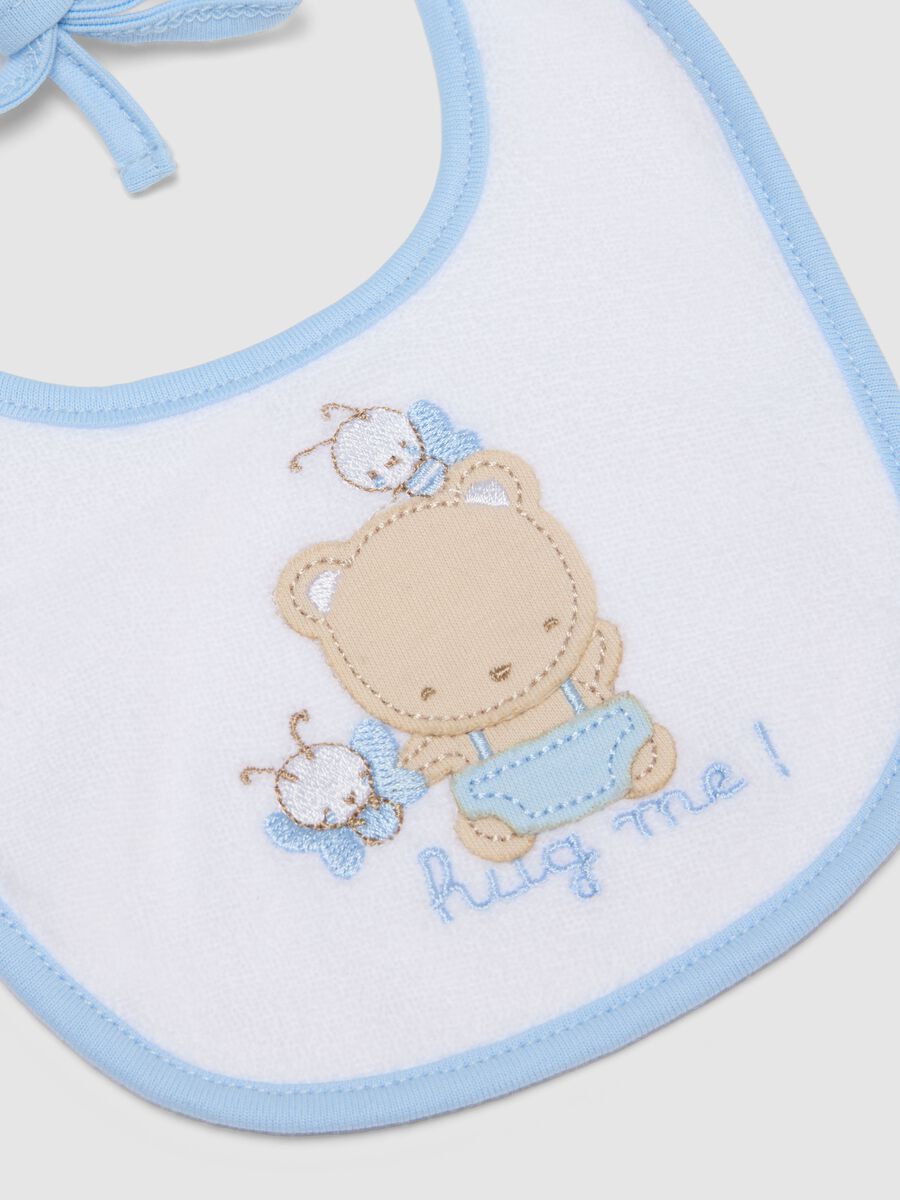 Bipack bavette in puro cotone multicolor da neonato con ricami_2