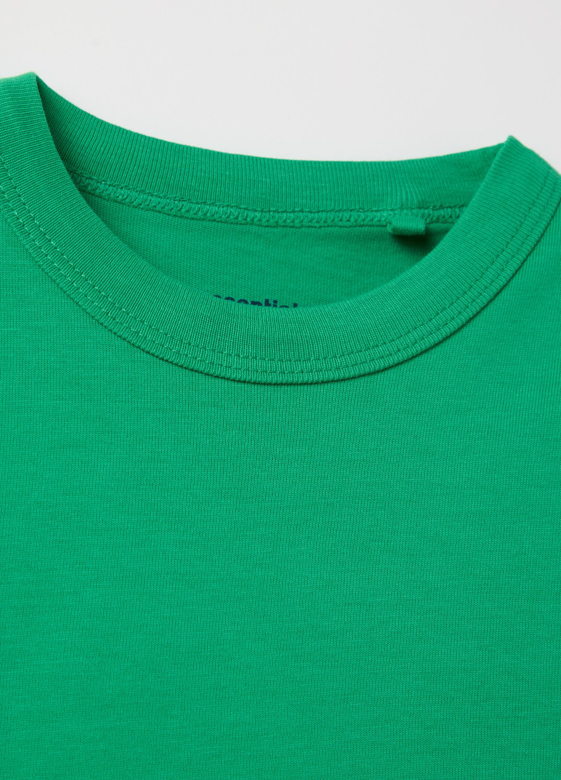 Solid colour T-shirt in organic cotton