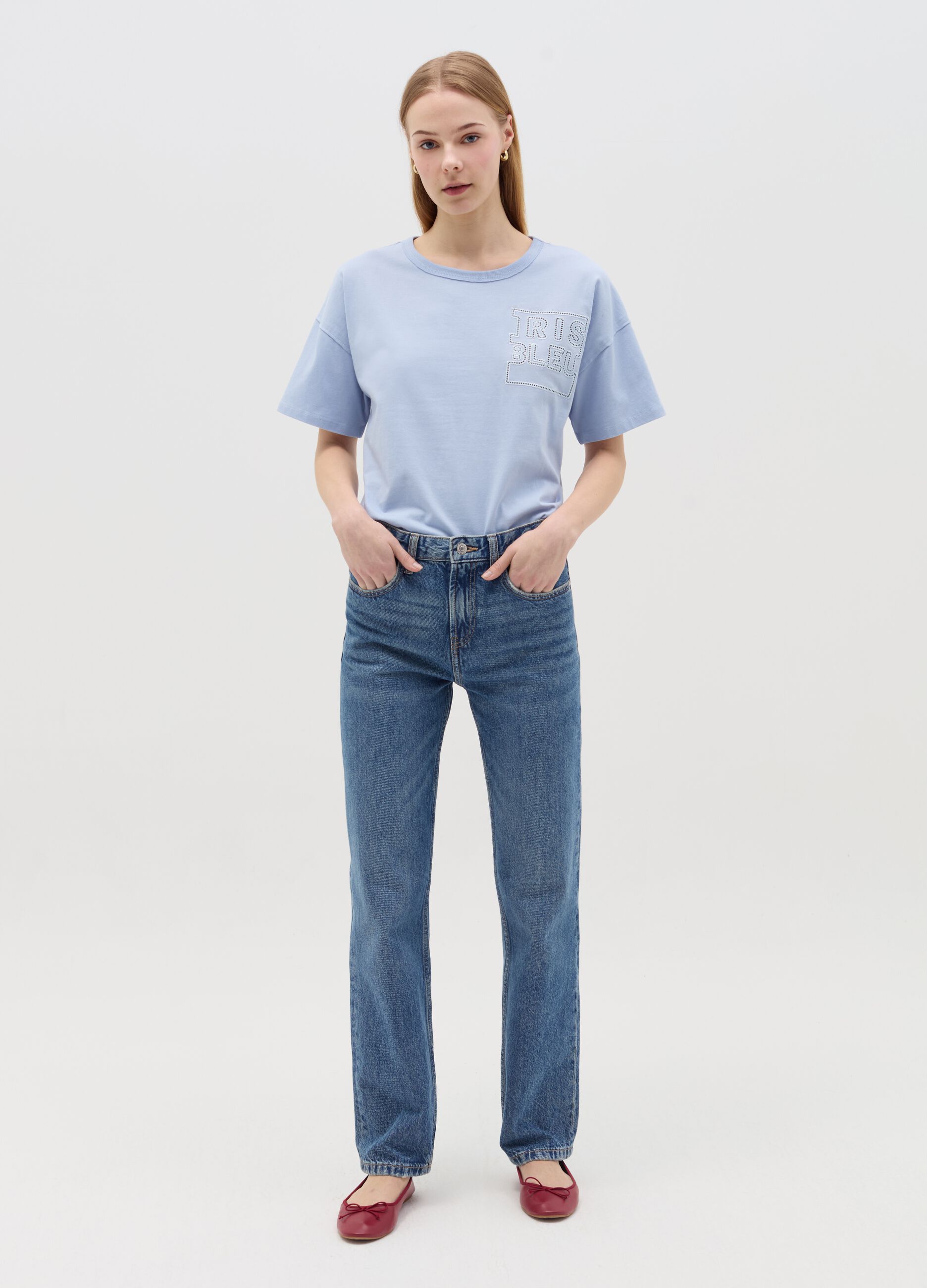 T-shirt with "Iris Bleu" embroidery
