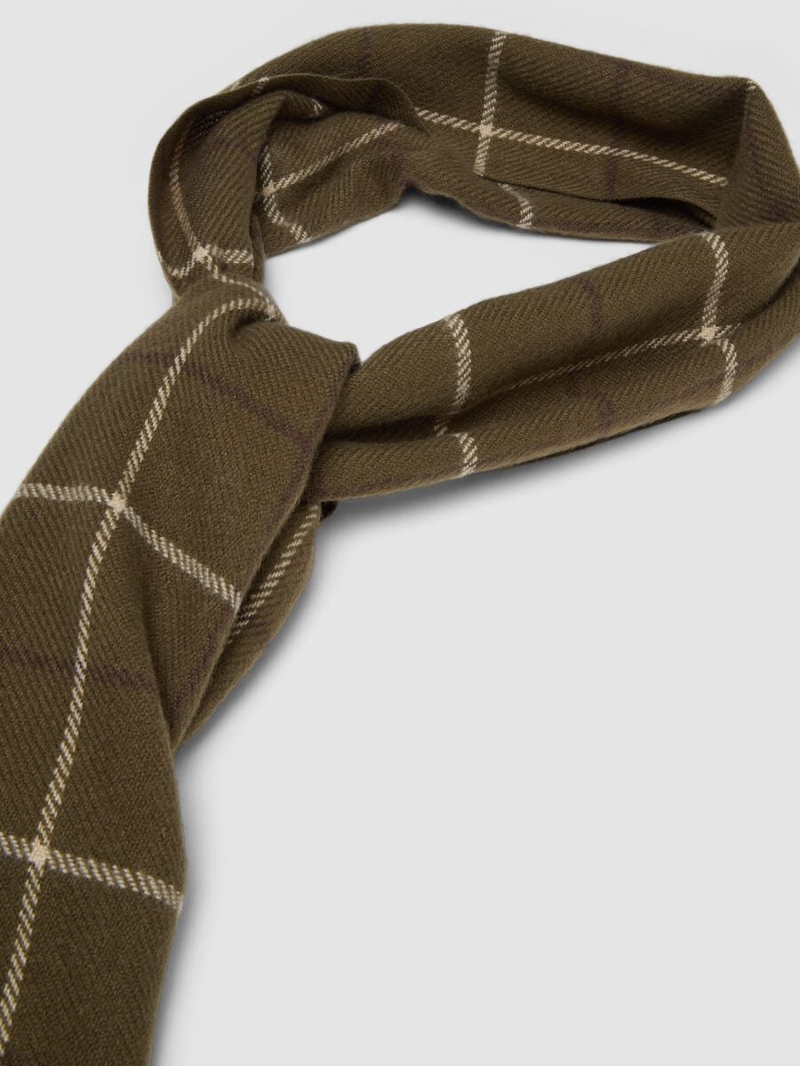 Green checked scarf with fringes_1