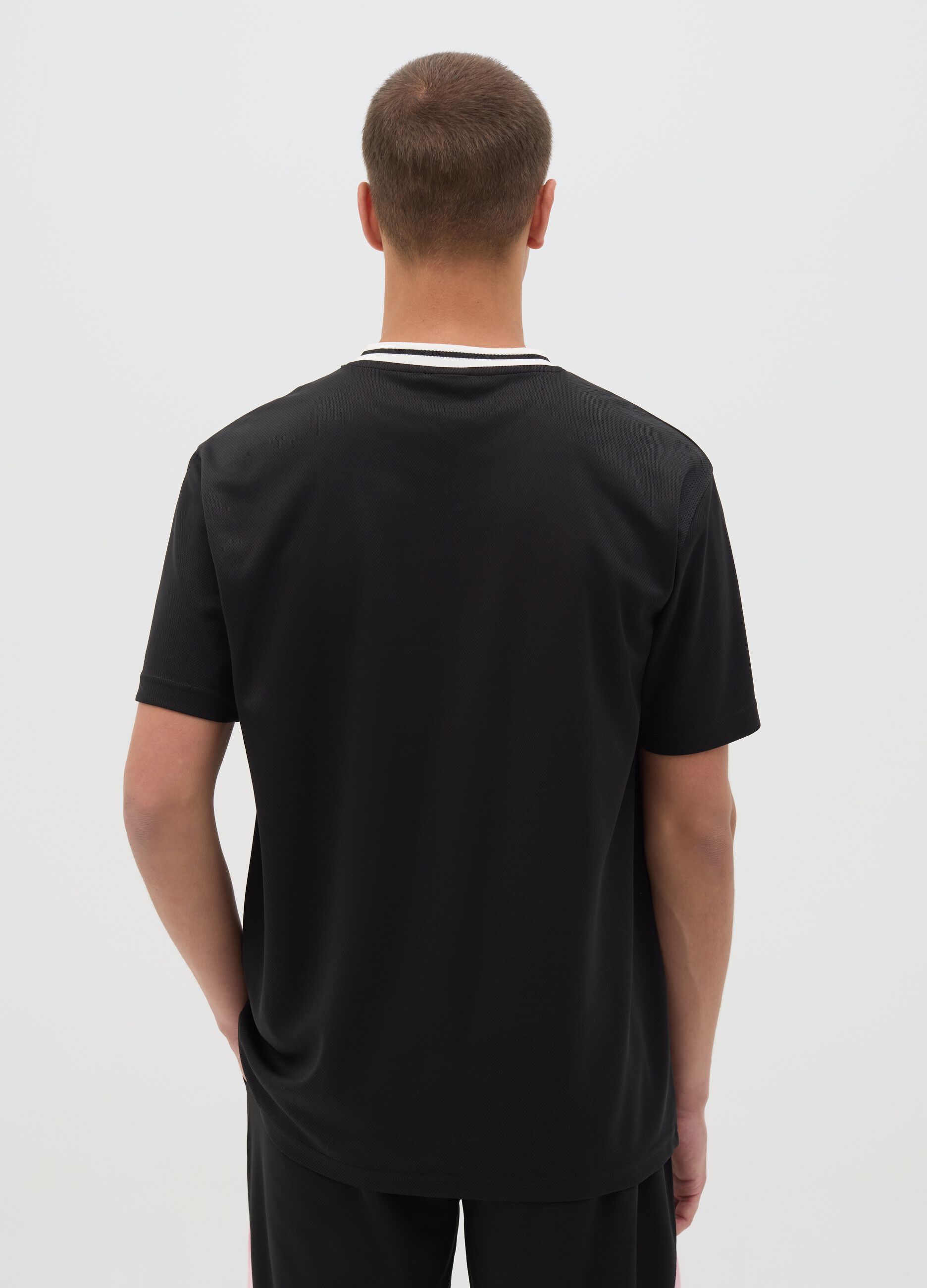 Black T-shirt with pink Club Internacional De Fùtbol Miami details