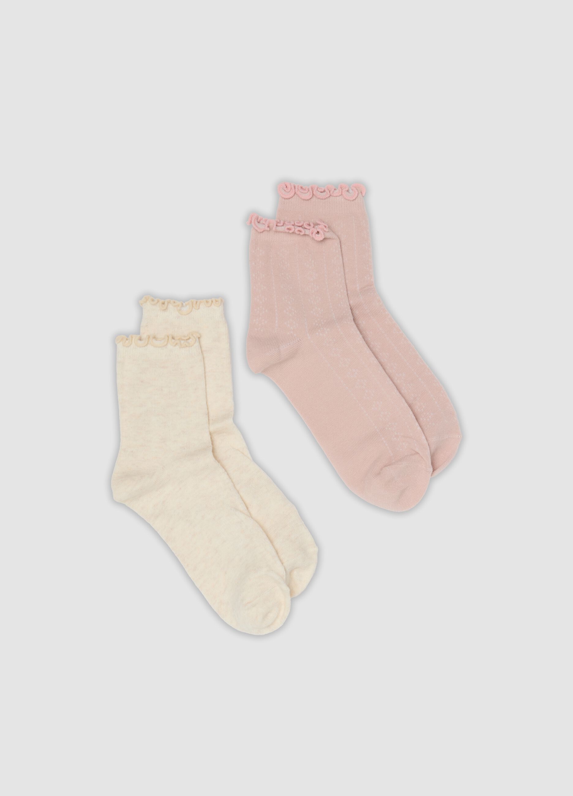 2-pack pink and beige organic cotton-blend socks with scalloped trim