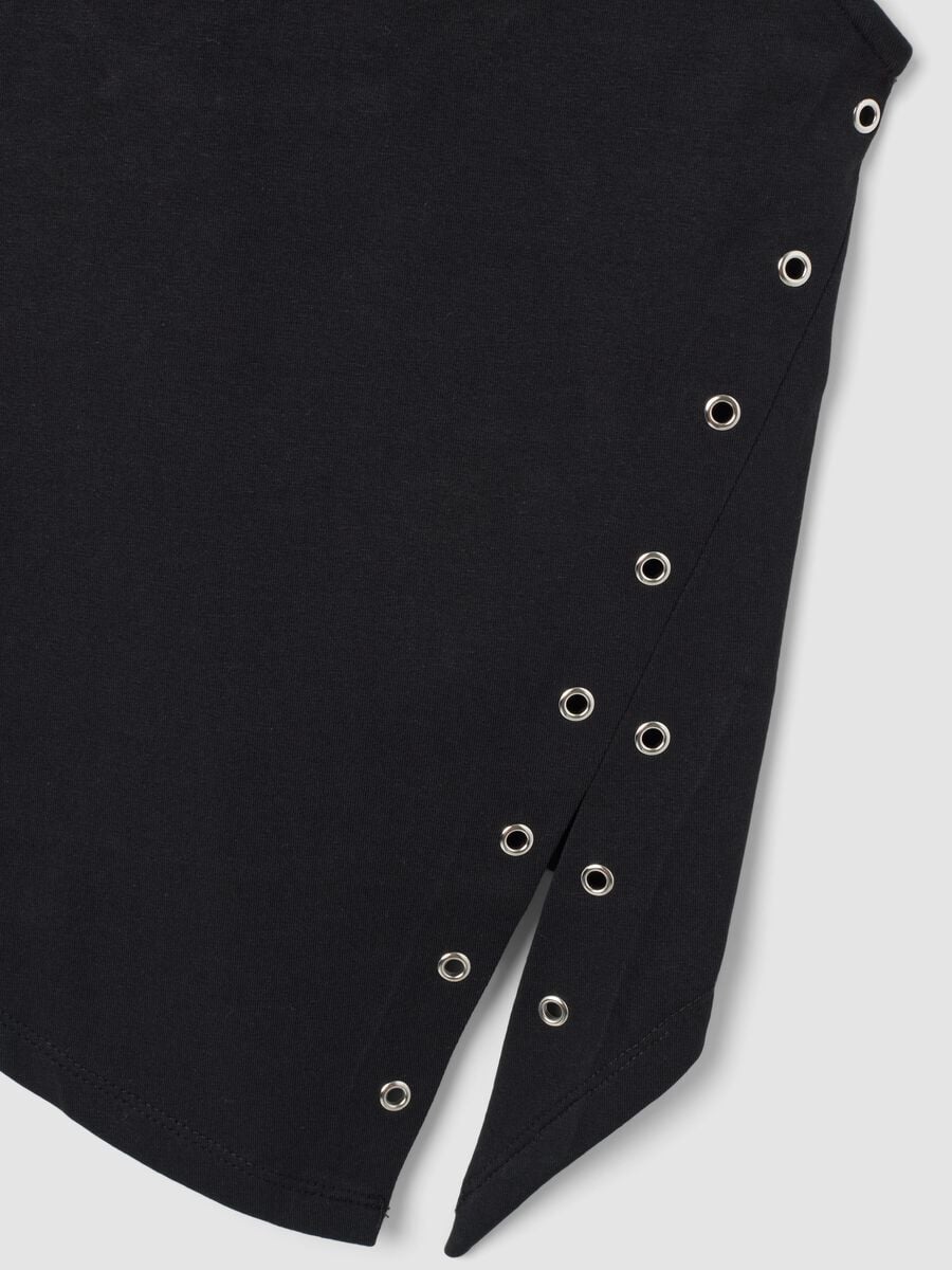 Black stretch cotton top with asymmetric hem and metal eyelets_6