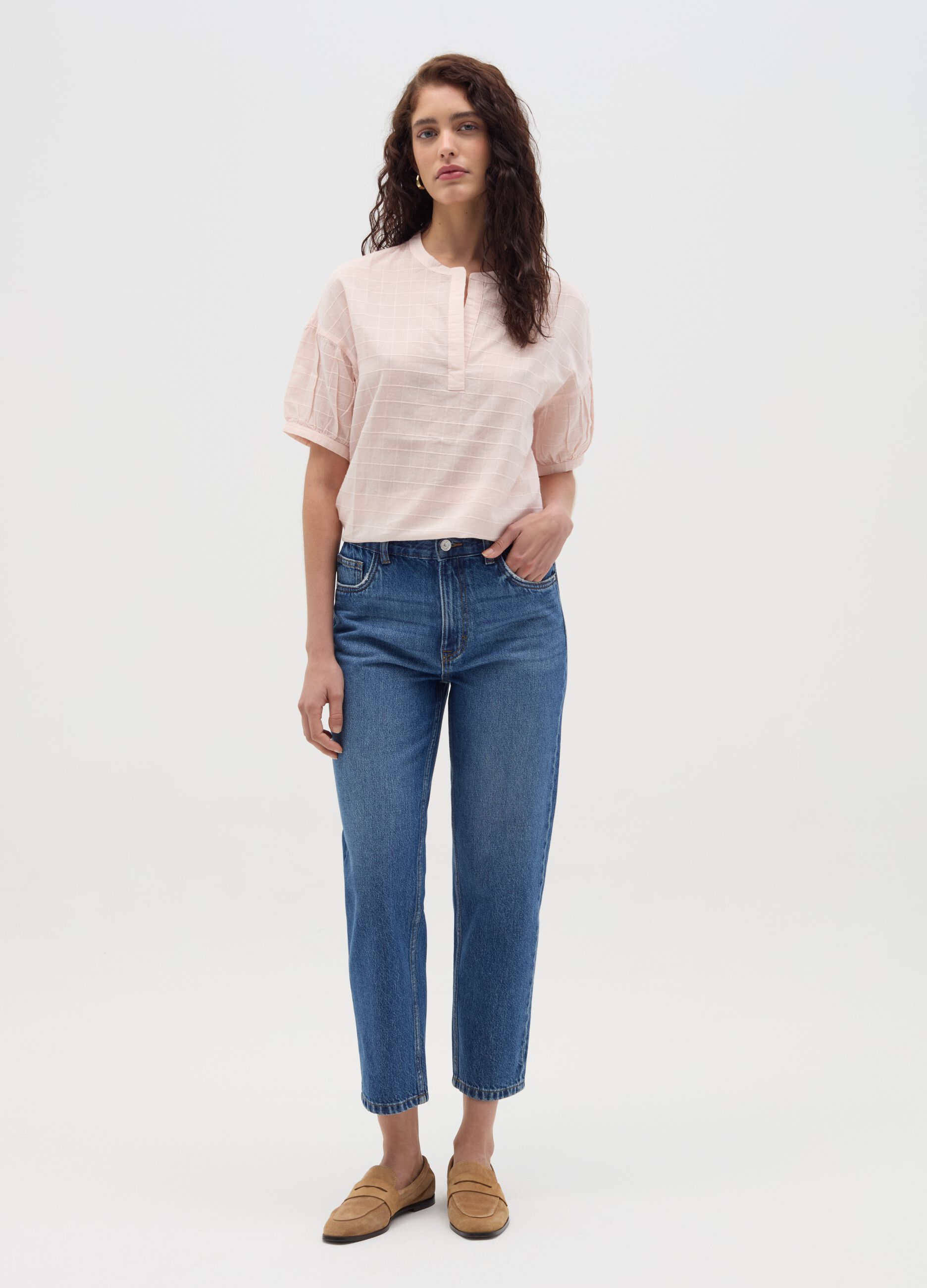 Blouse with raised stitching