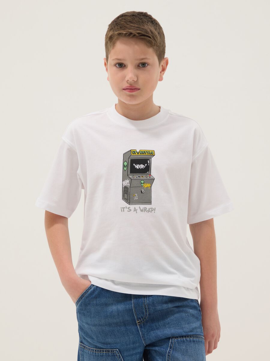White pure cotton boys&rsquo; T-shirt with oversized fit and print_0