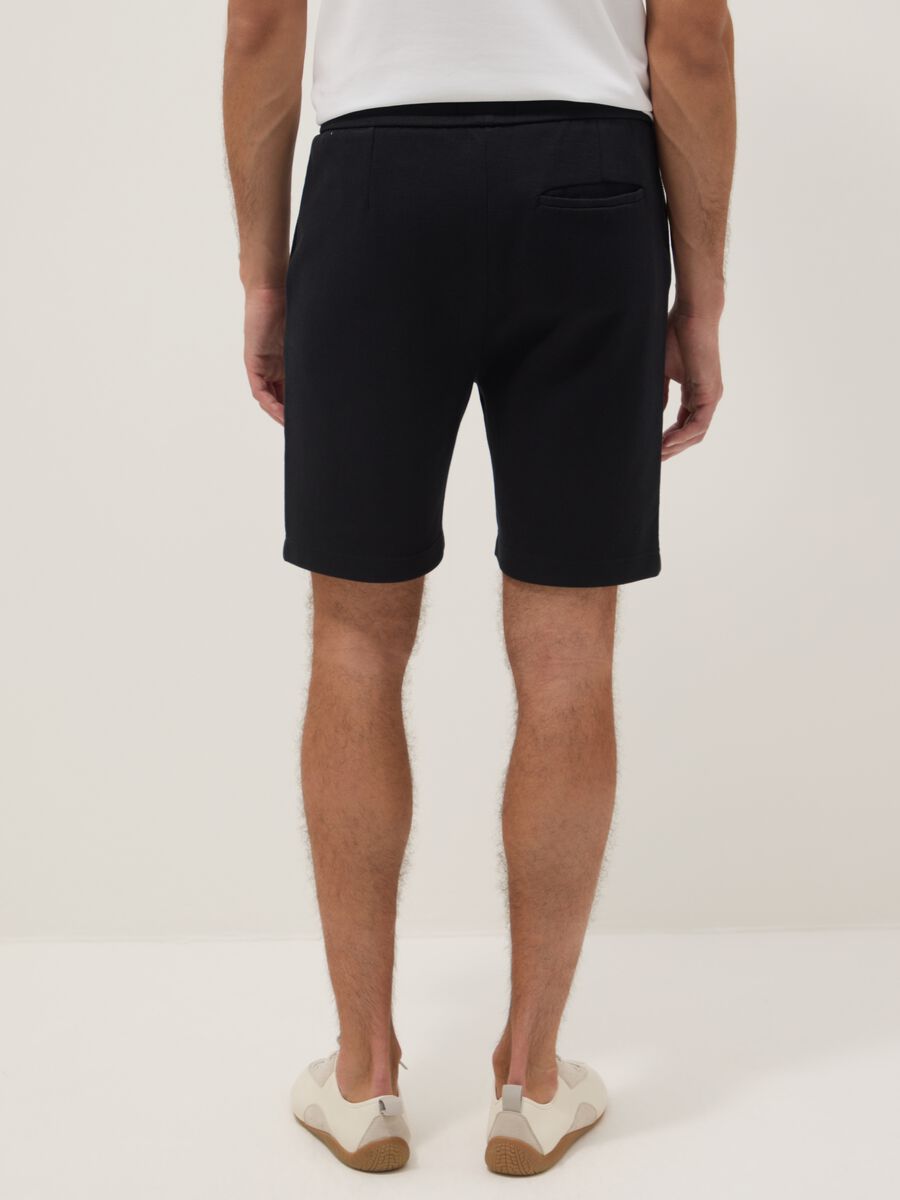 Shorts in puro cotone nero regular fit con coulisse_2
