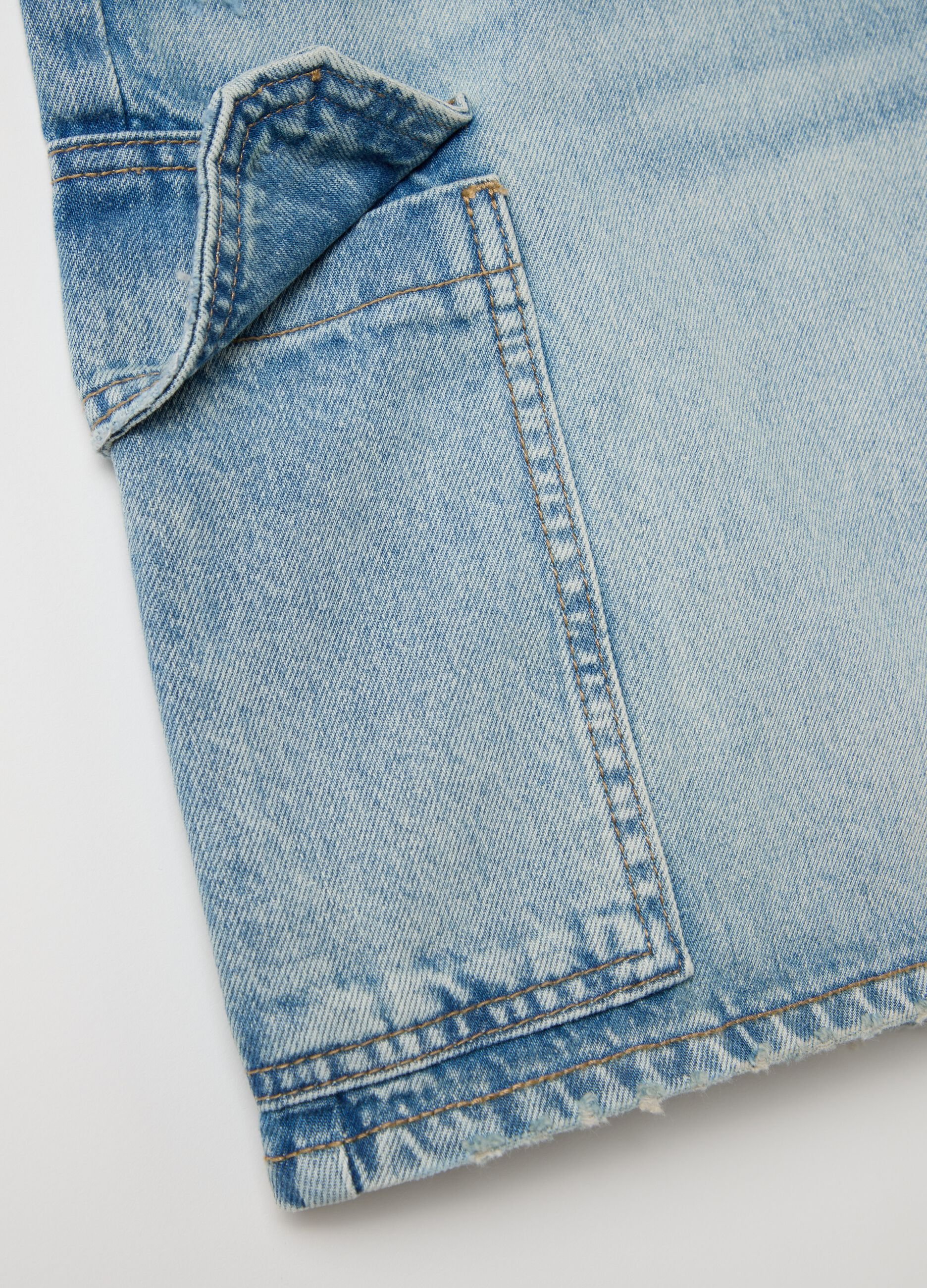 Cargo Bermuda shorts in light denim