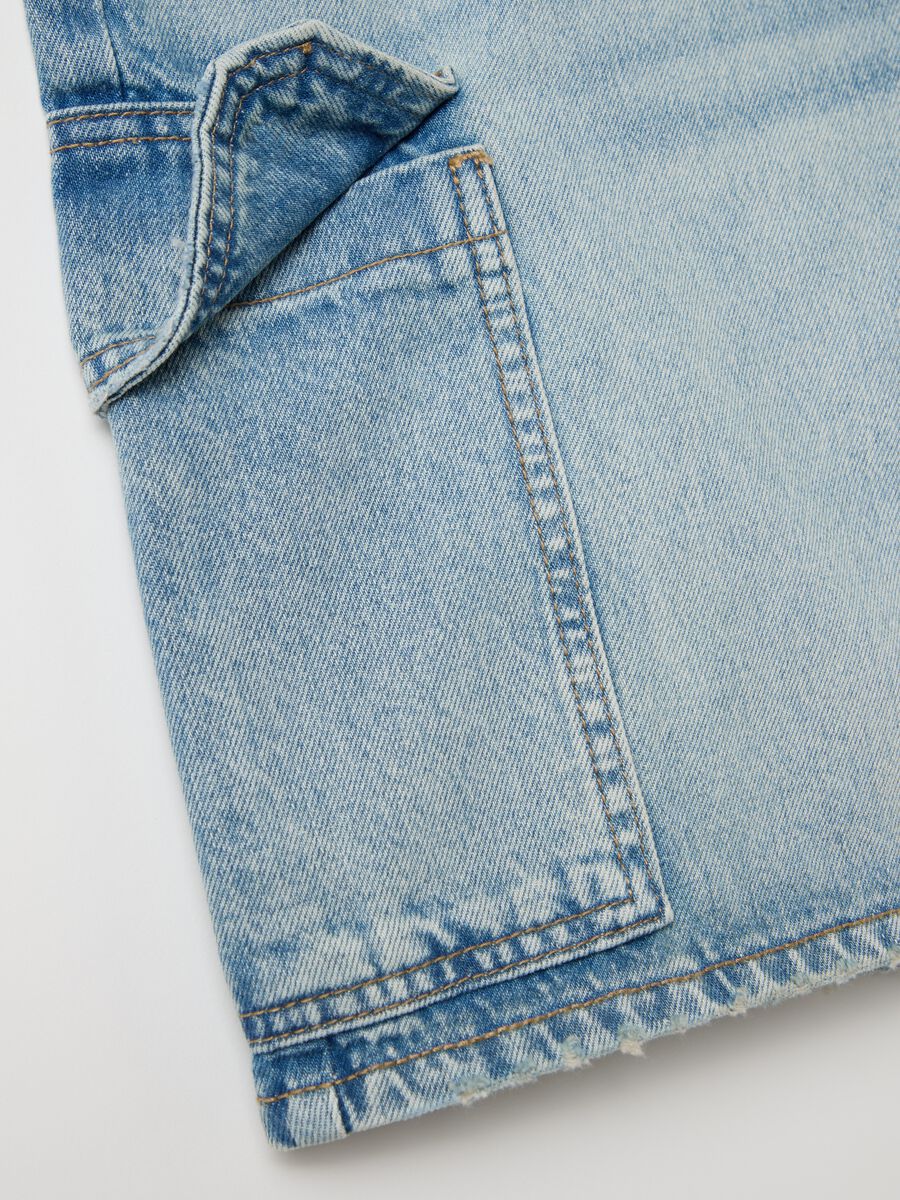 Cargo Bermuda shorts in light denim_5