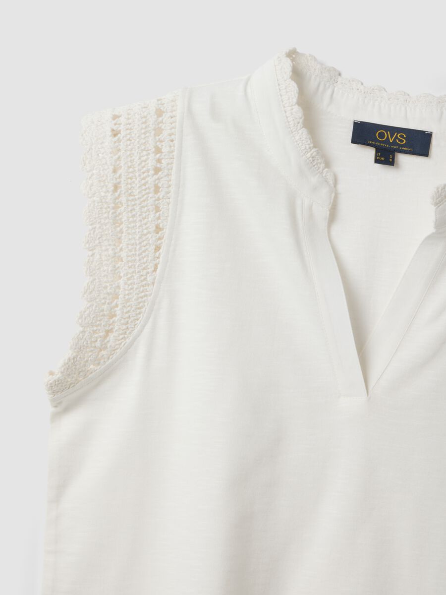 White pure cotton regular-fit top with crochet inserts_5