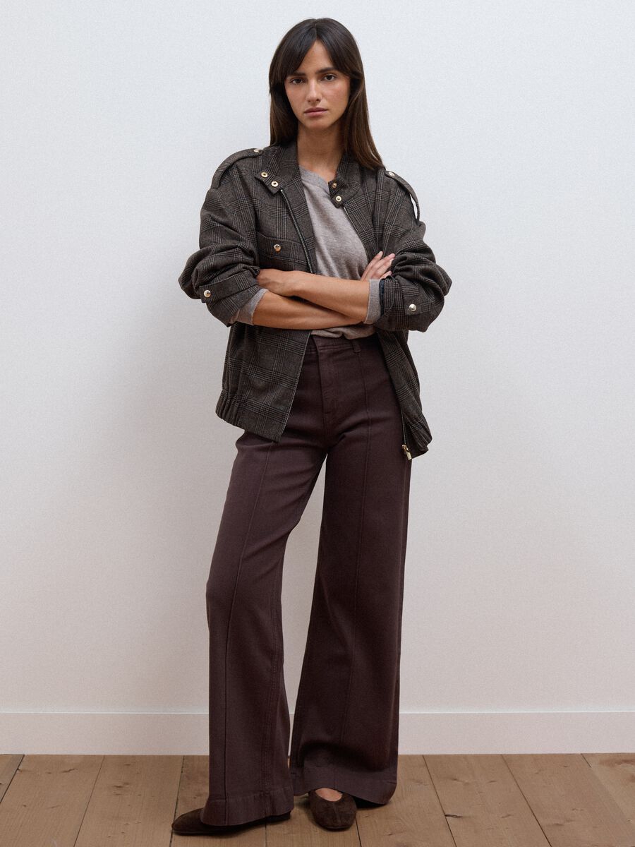 Jeans marroni wide leg in twill di cotone elasticizzato_0