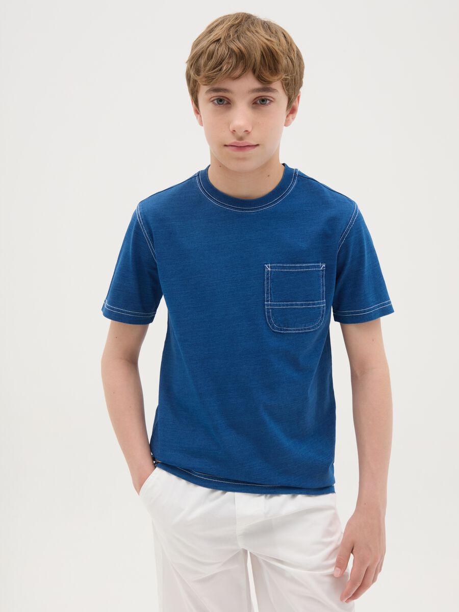 T-shirt da ragazzo in puro cotone blu over fit con tasca_0