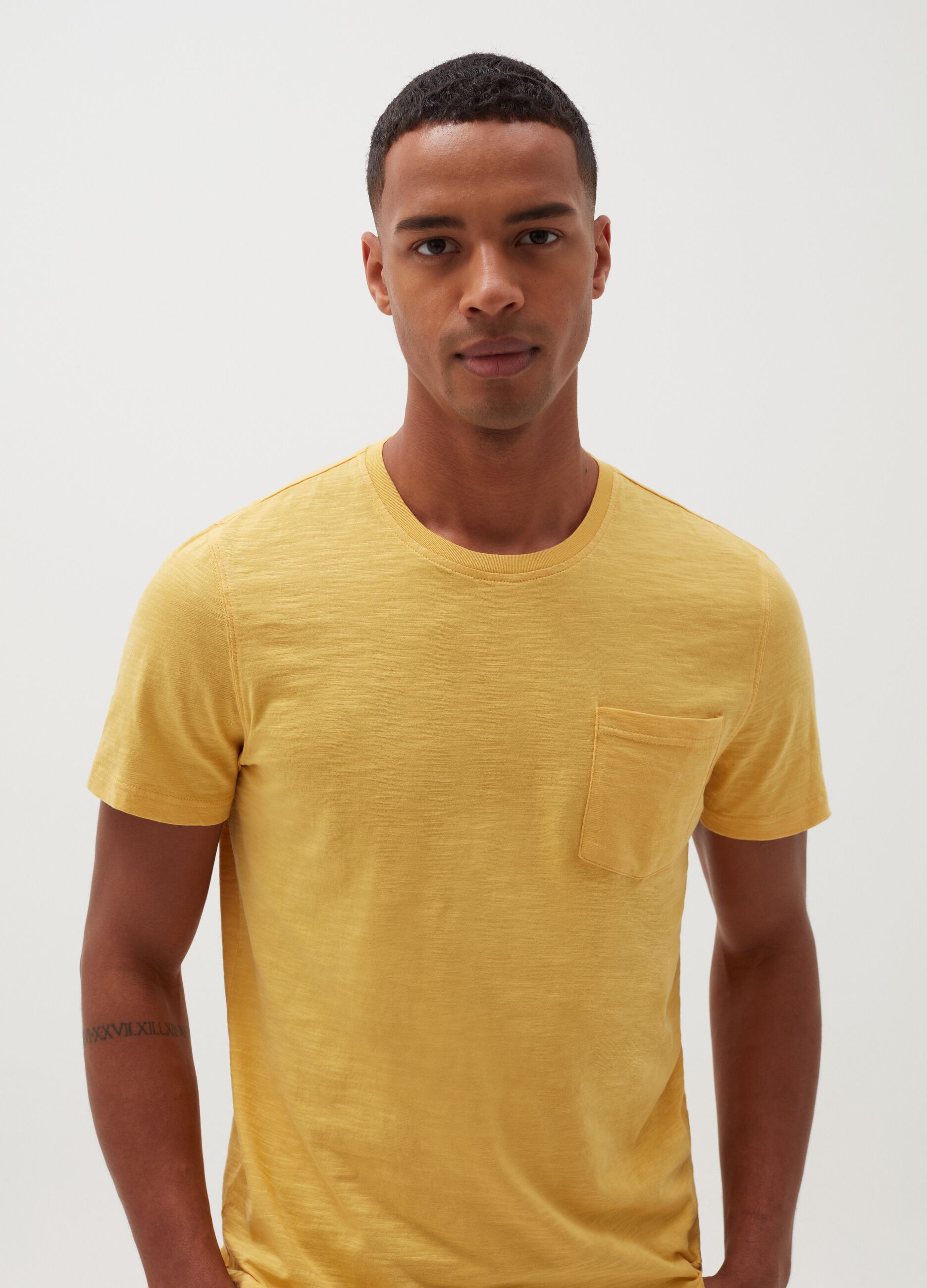 T-shirt in cotone premium con taschino