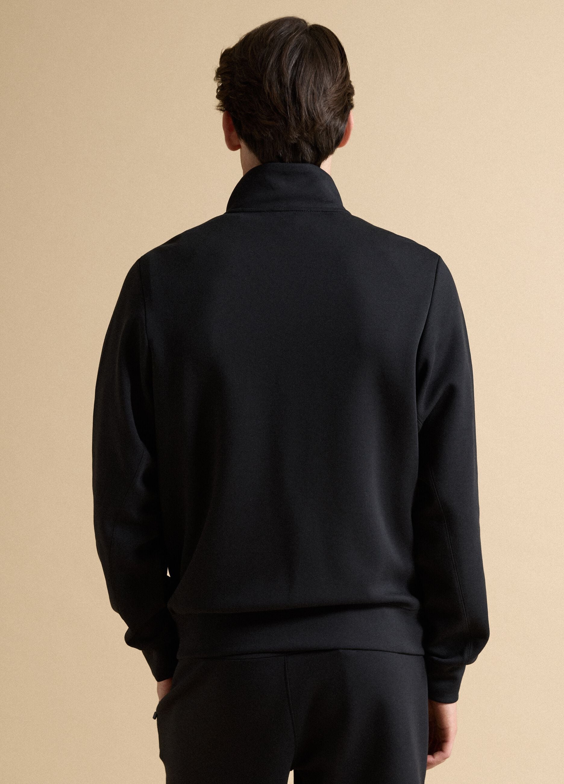 Full-zip nera con colletto in tessuto elasticizzato Easy Dry regular fit