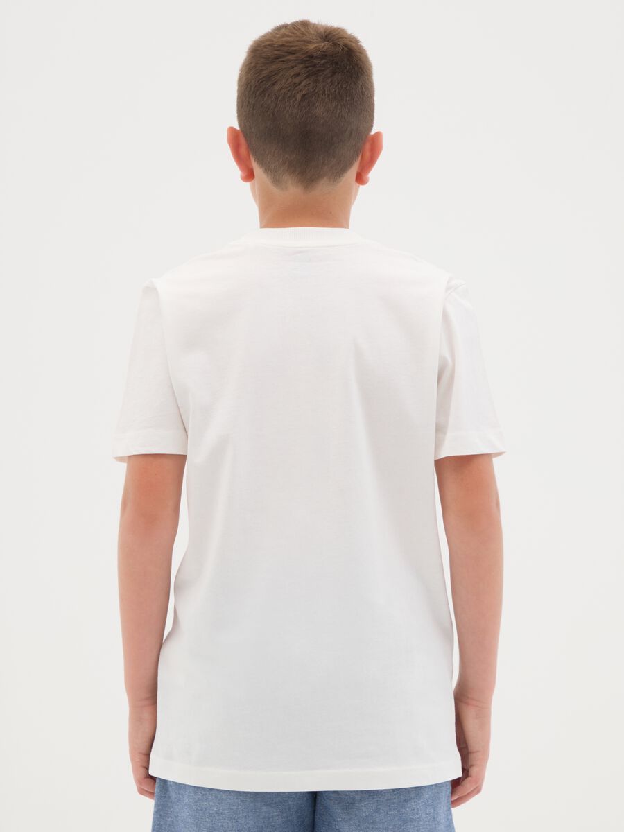 T-shirt da ragazzo in puro cotone bianca regular fit con stampa_1