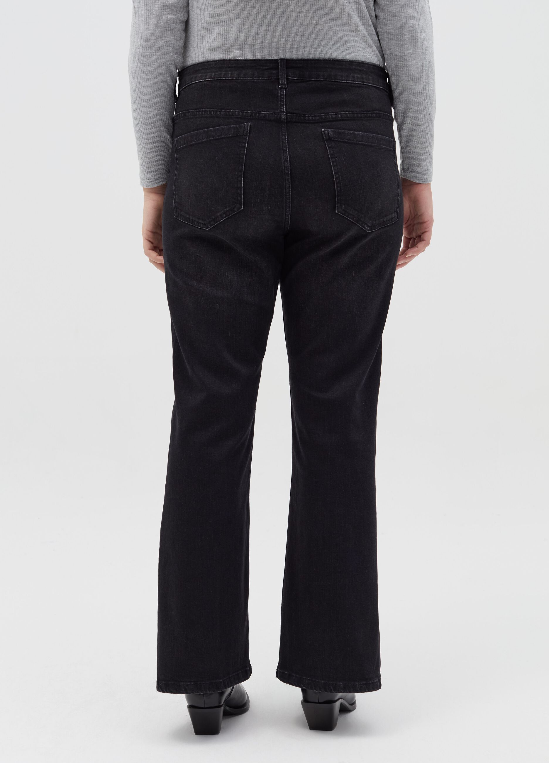 Curvy flare-fit jeans with five pockets