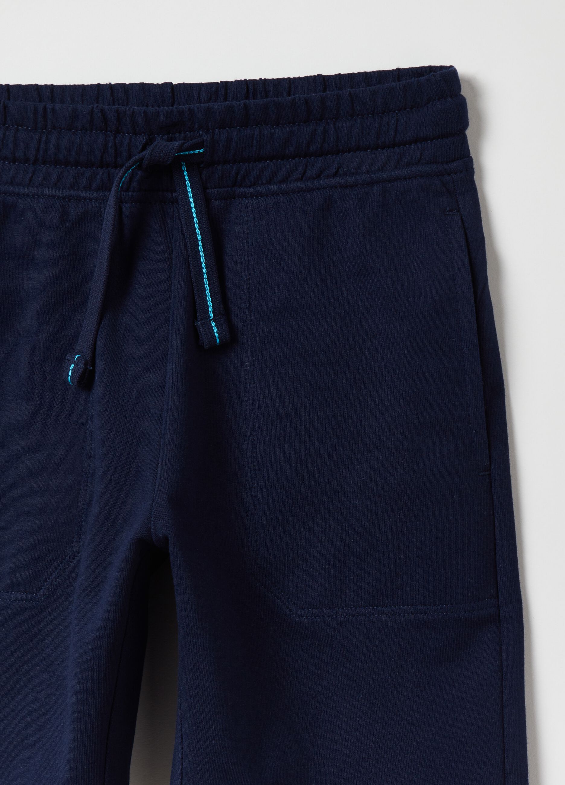 Fleece shorts with drawstring