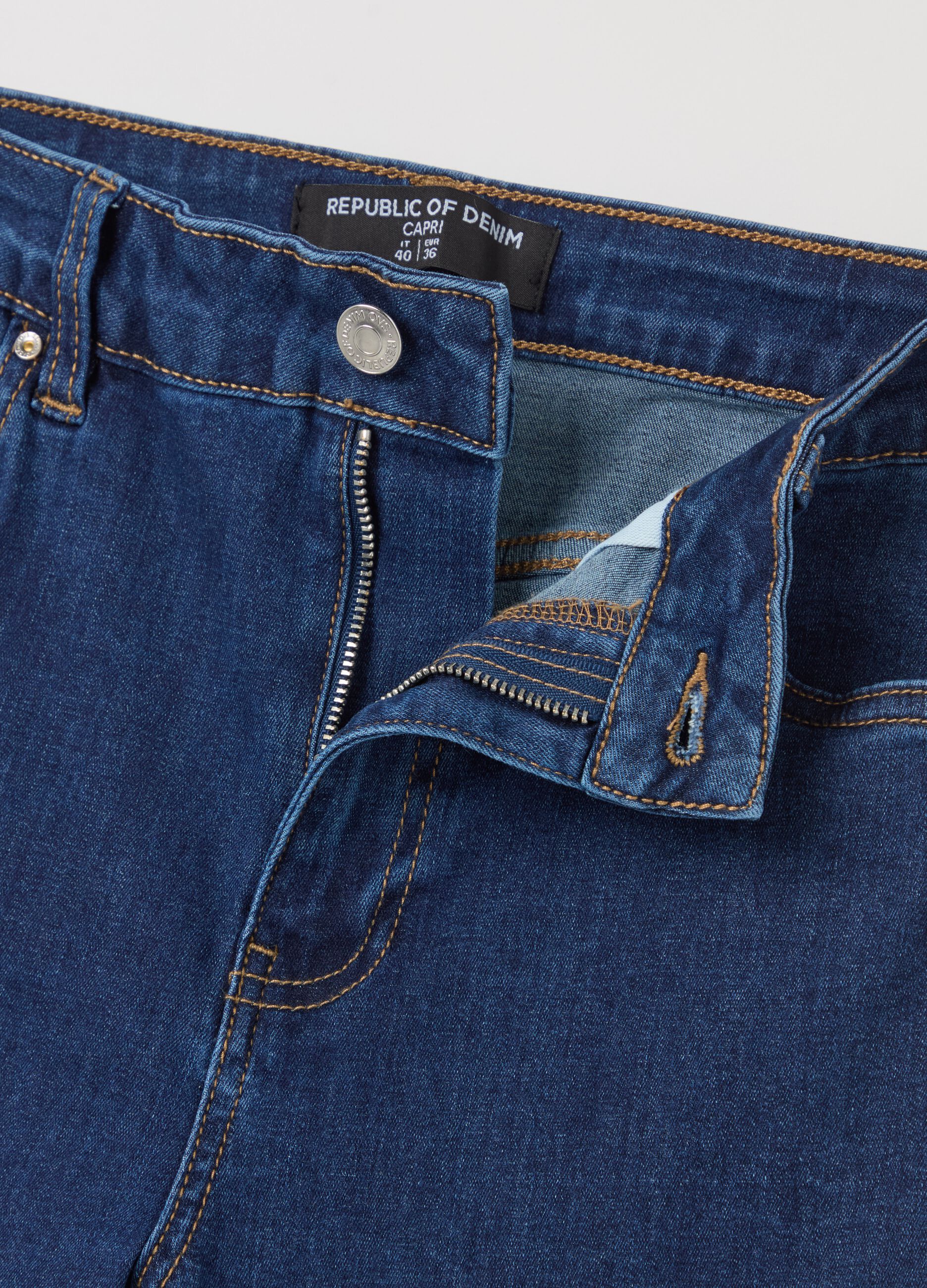 Skinny-fit crop jeans