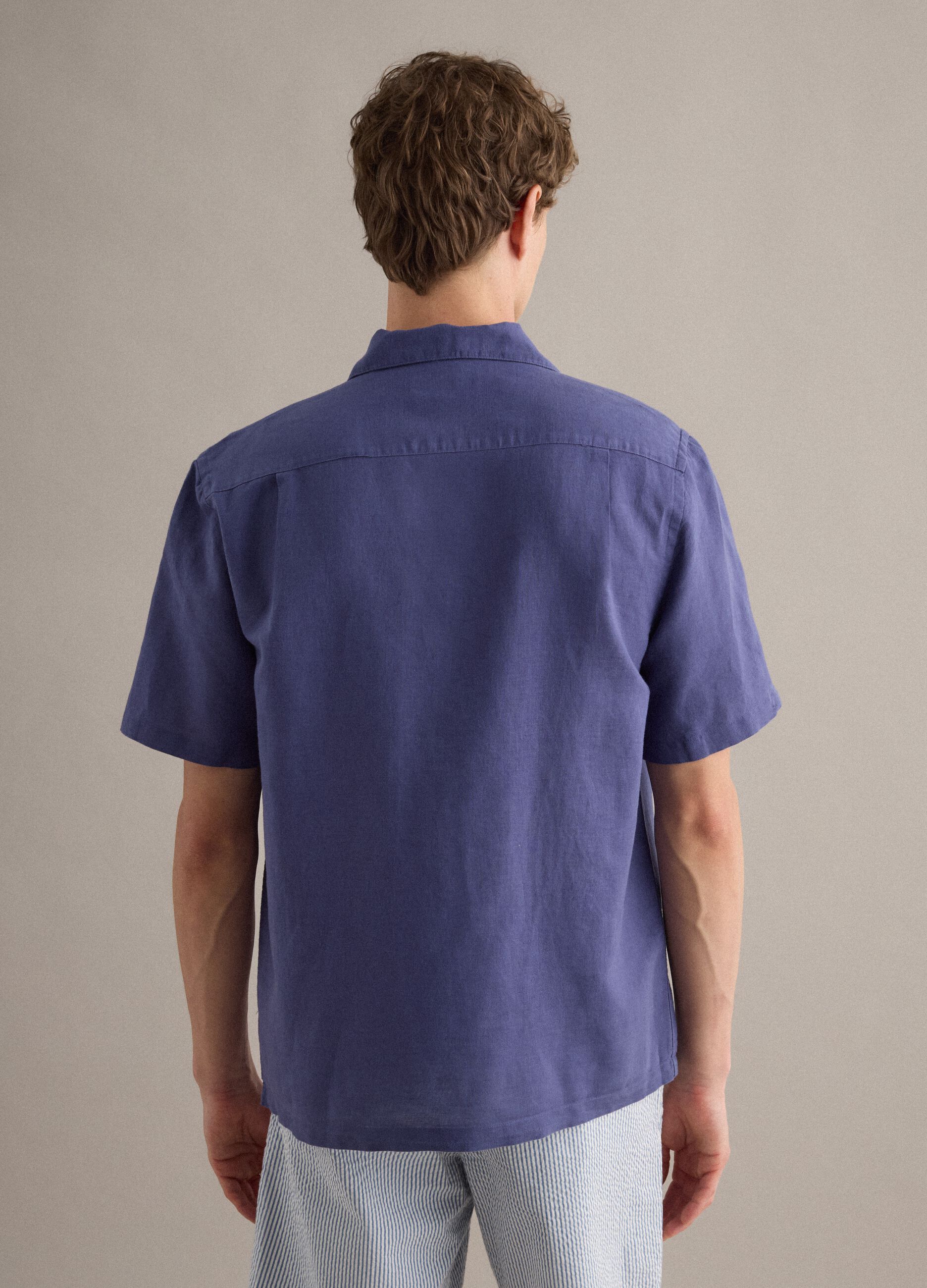 Blue linen-cotton blend shirt with bowling collar