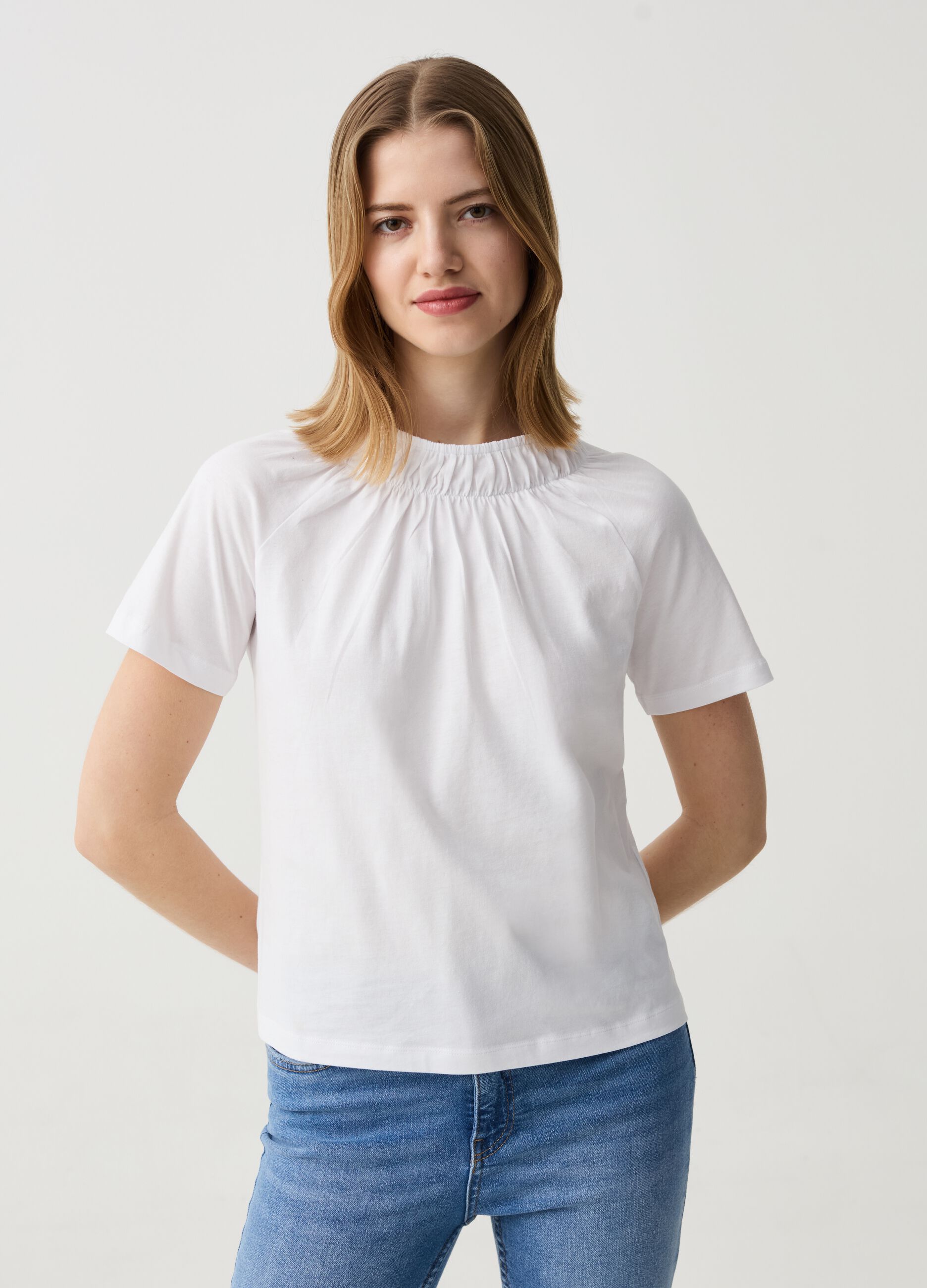 Mock-neck T-shirt with pleating