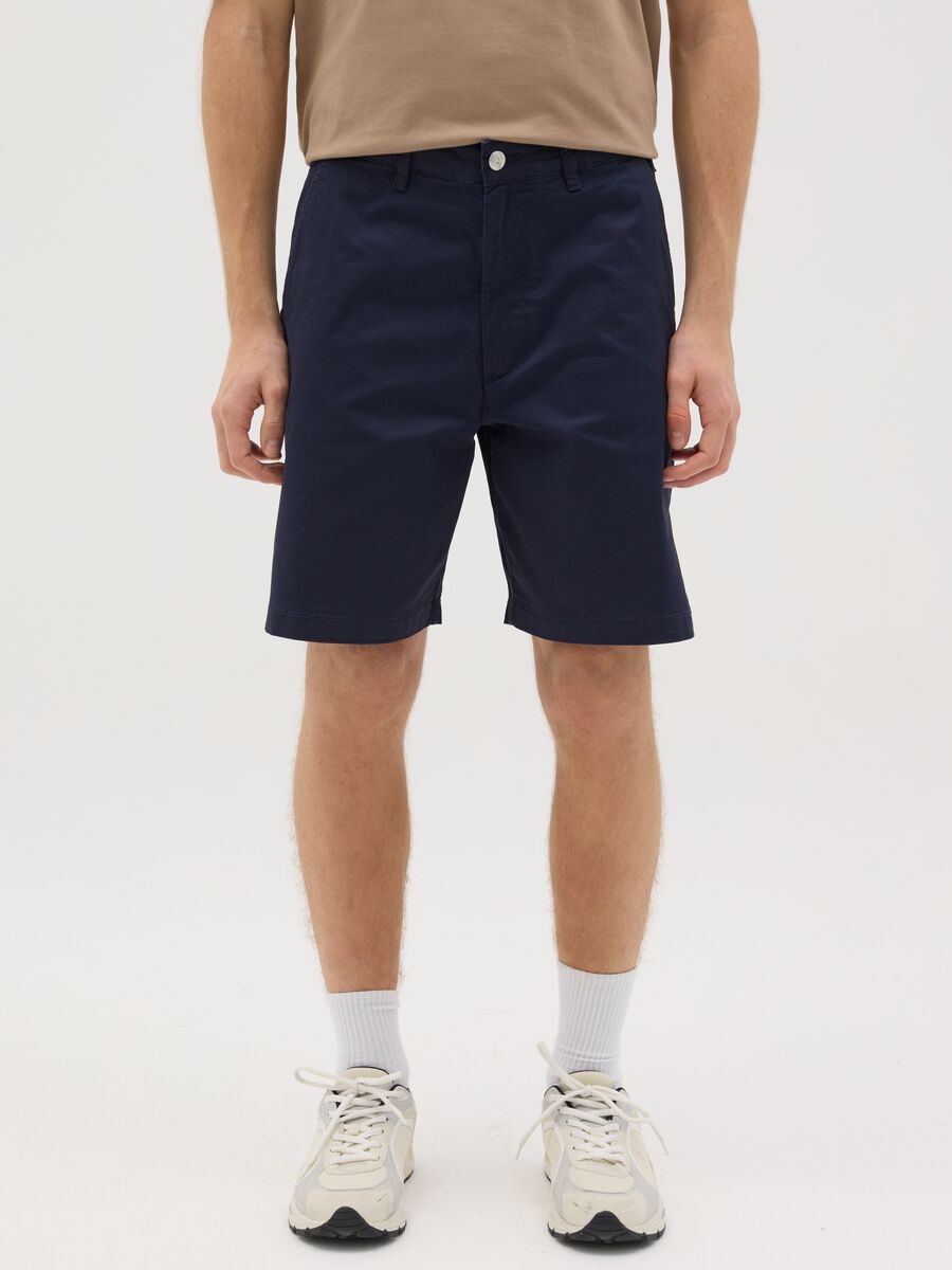 Men’s regular-fit blue shorts in stretch cotton_1