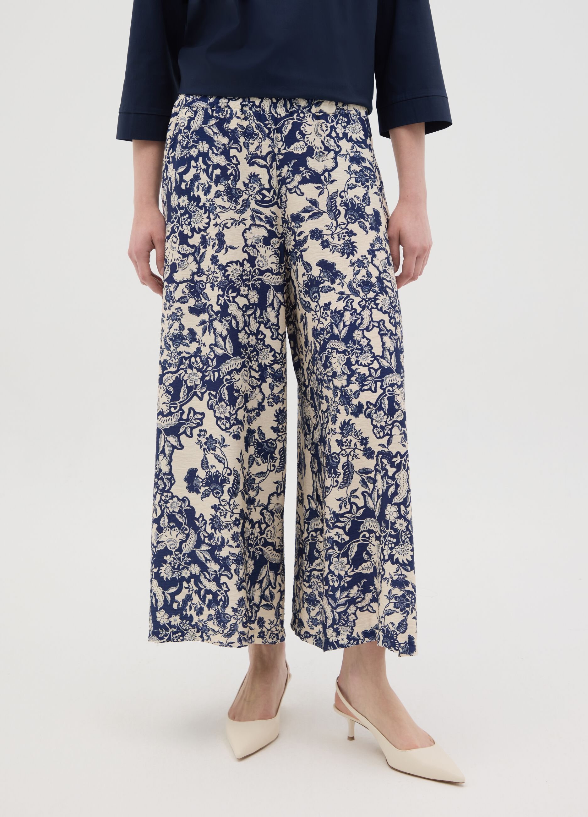 Women's Multicolour Regular Fit Trousers with Floral Pattern