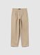 Pantalone chino con pinces_4