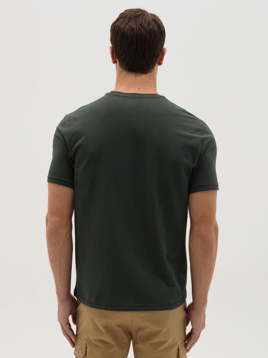 Slim-fit T-shirt in stretch cotton with V neck_2