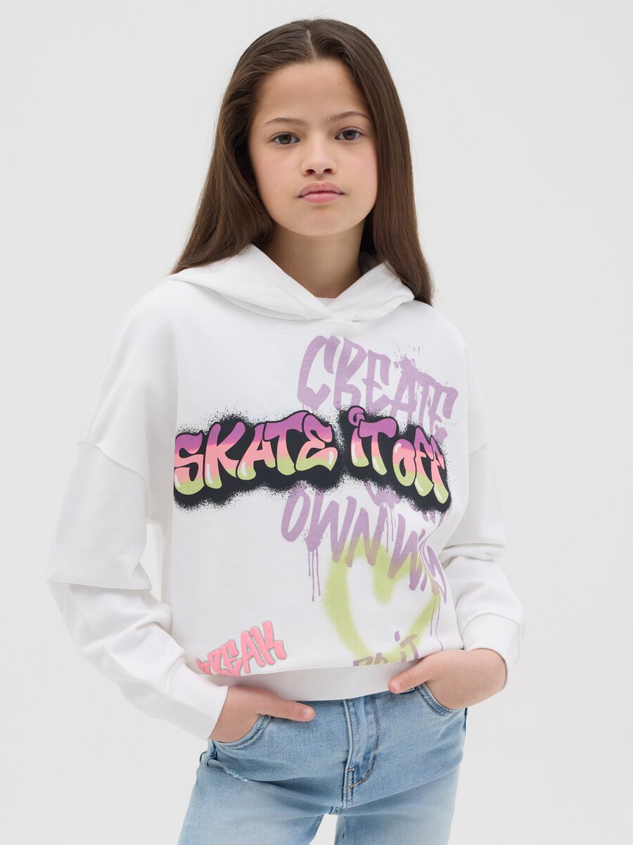 Felpa con cappuccio e stampa stile graffiti _0