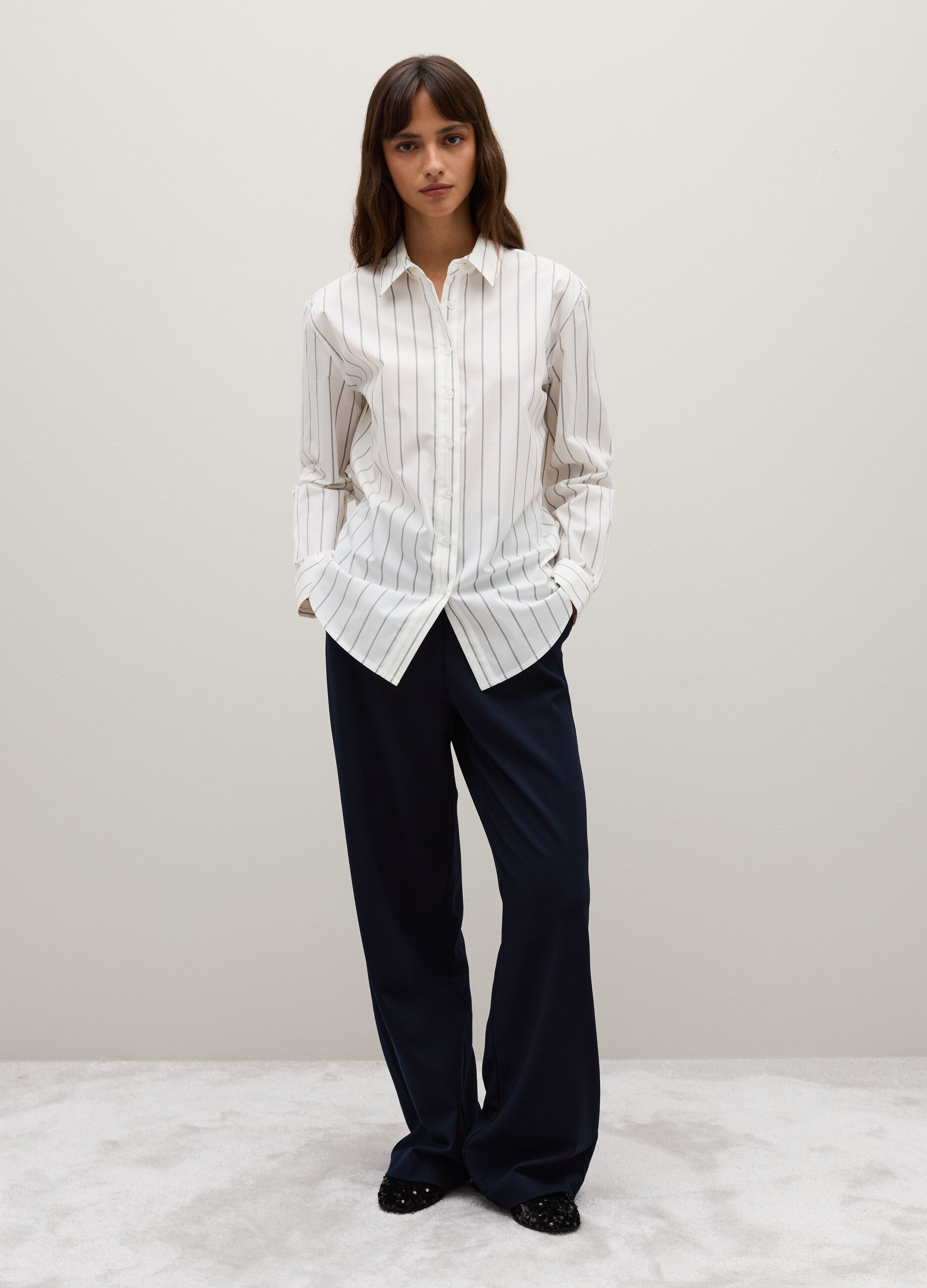 Striped white shirt in stretch fabric