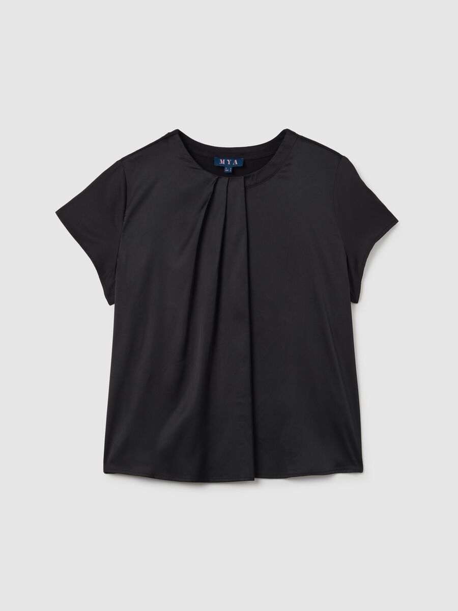 Black regular fit top with pleat_4