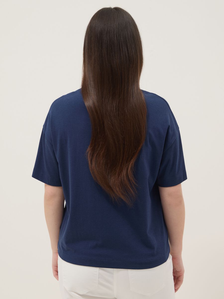 T-shirt blu a maniche corte in cotone e modal elasticizzato_3