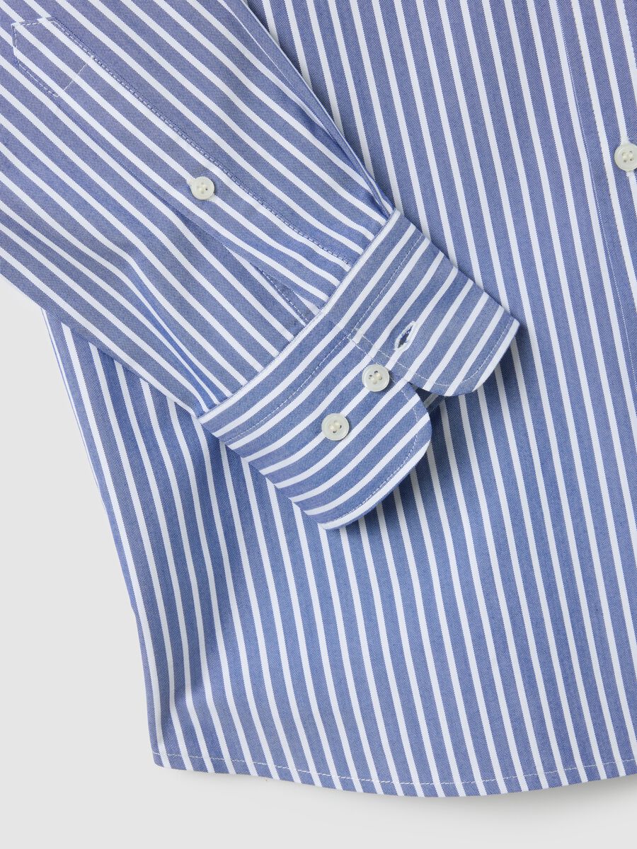 Blue Cotton Blend Regular Fit Shirt_5