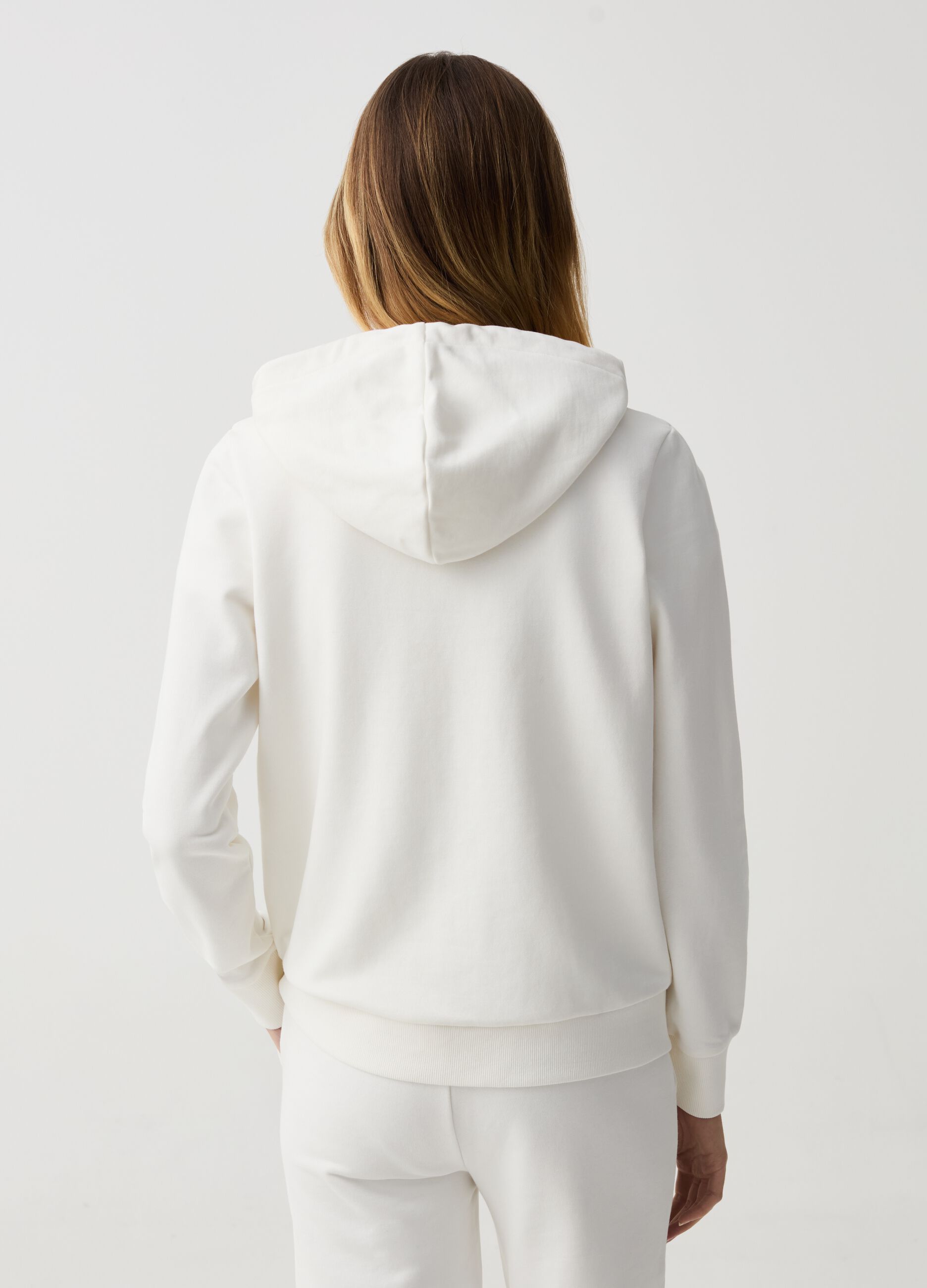 Essential full-zip sweatshirt in fleece with hood