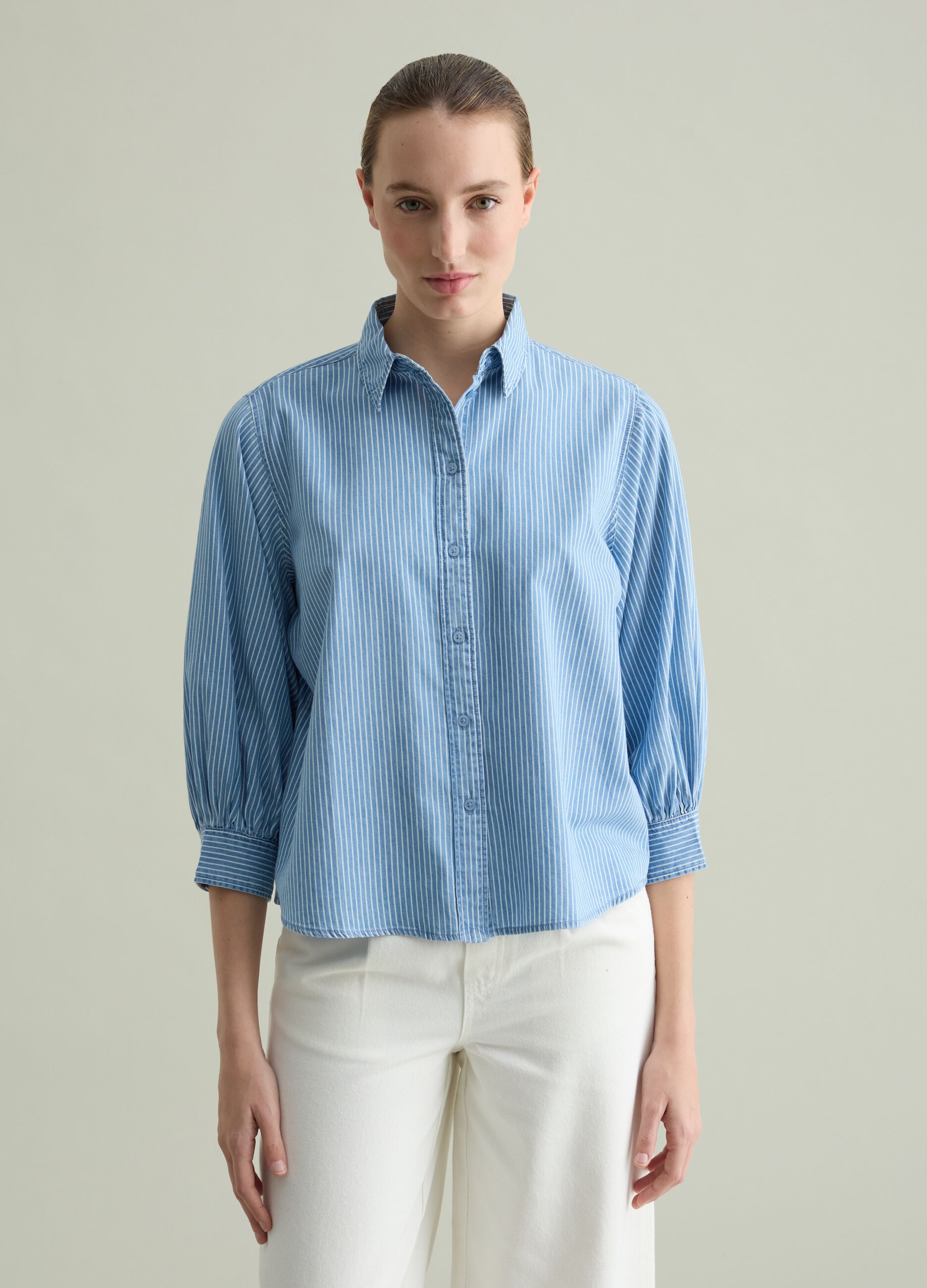 Striped fluid shirt with three-quarter sleeves